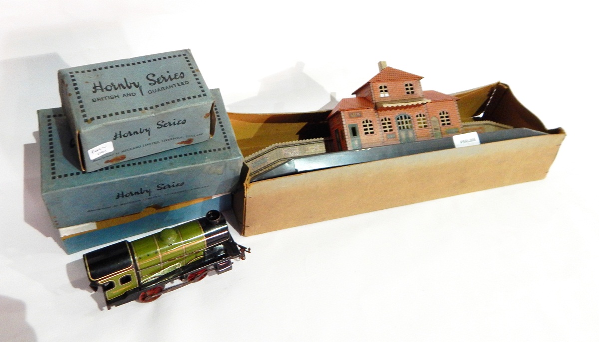 Hornby '0' gauge clockwork M1-2 locomotive, boxed, together with the matching tender, boxed,