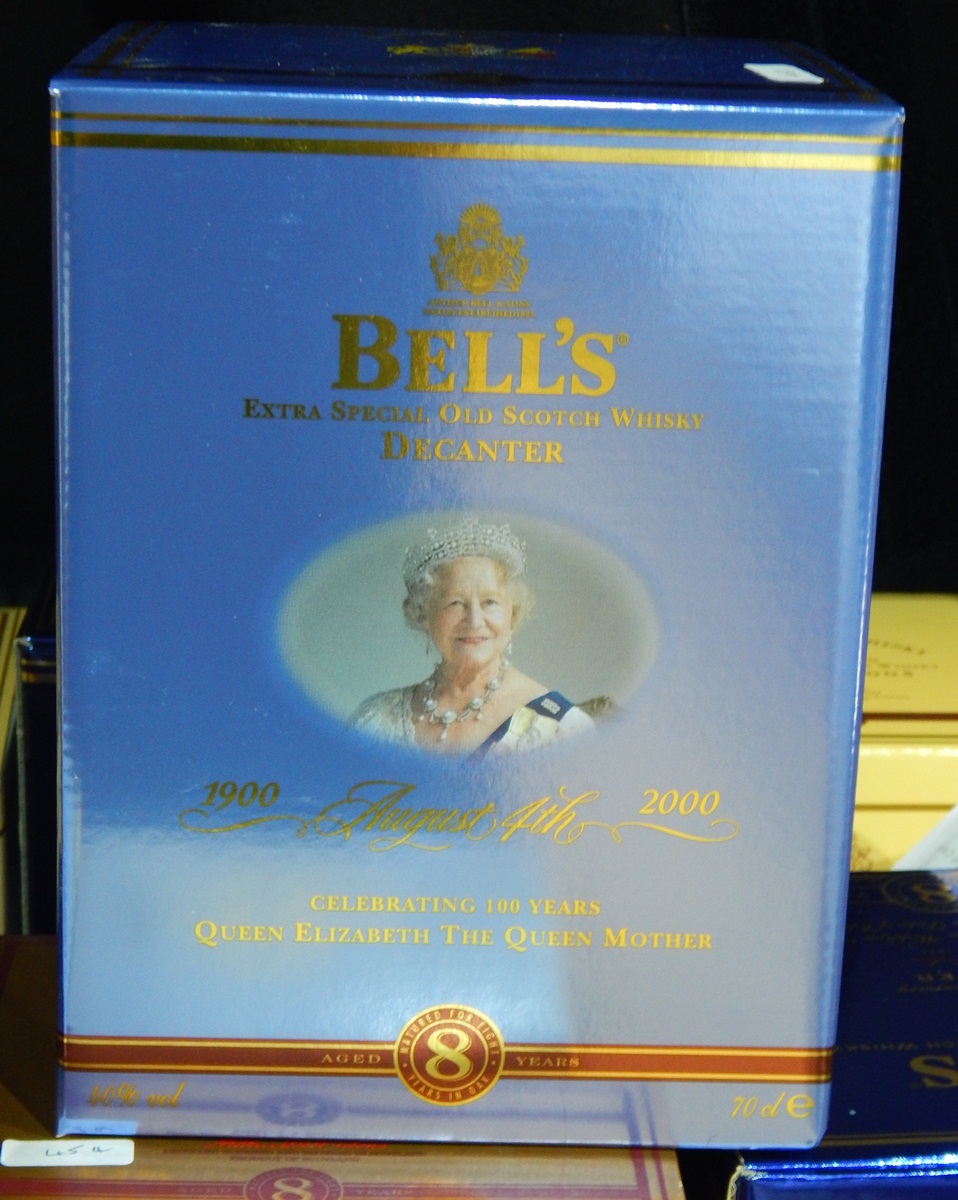 Bells decanters birth of Prince William 1982,