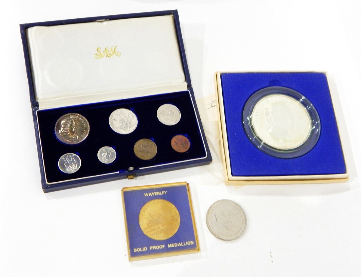 Republic of Panama proof coin 20 Balboas (boxed), cased set of 1966 South African coins,