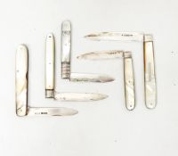A George IV silver fruit knife with mother-of-pearl handle, Sheffield 1825, makers Joseph Law,