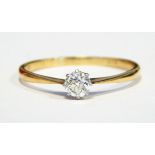 Gold and solitaire diamond ring, approx. 0.