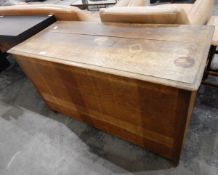 An oak blanket chest,