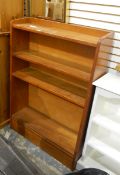 A 20th century oak open bookshelf with three open shelves,