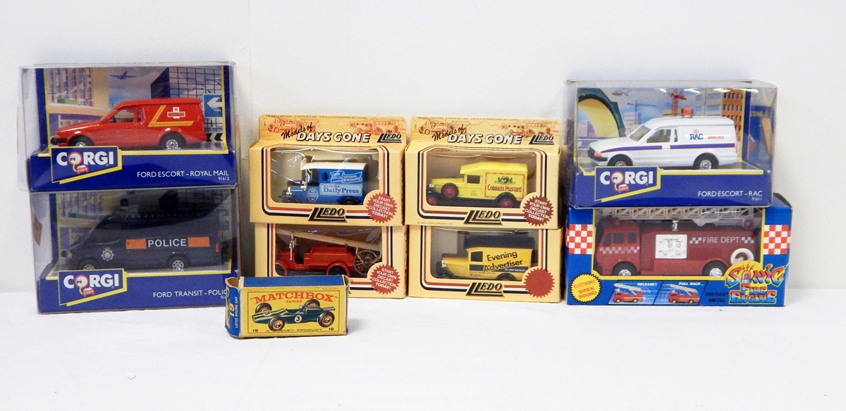 A quantity of model cars including Corgi, Matchbox, etc.