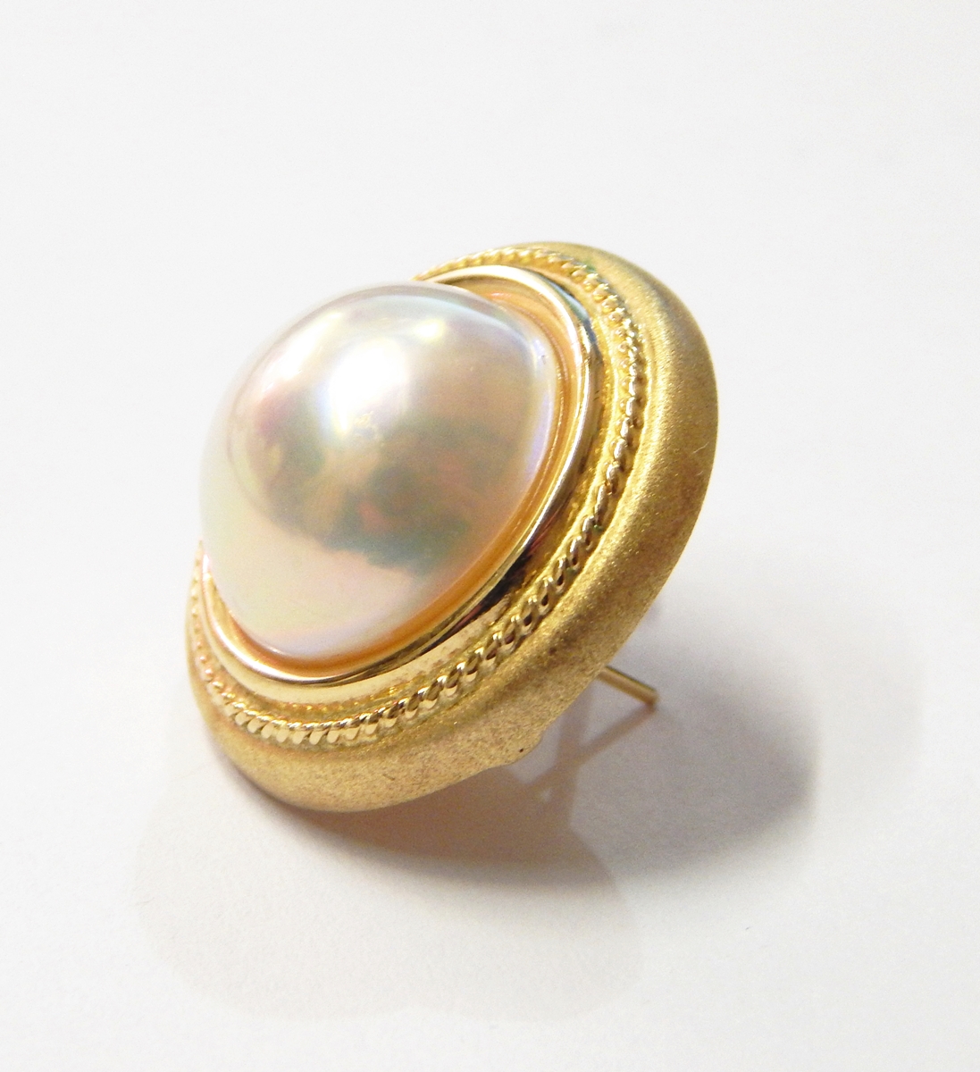 Pair 18ct gold and pearl earrings, - Image 3 of 5