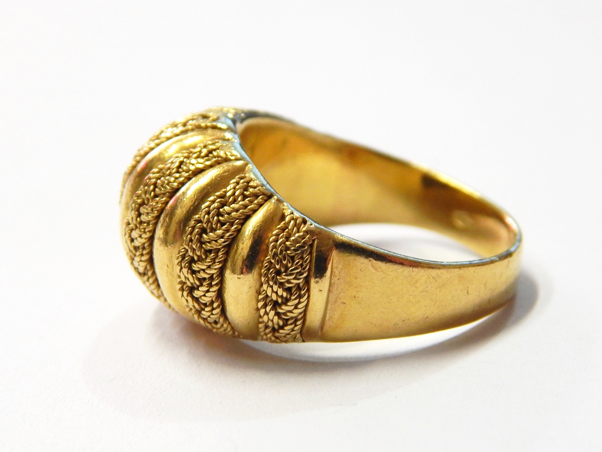 18ct gold dress ring, - Image 5 of 9