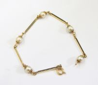 9ct gold bracelet with alternating baton links and cultured pearls