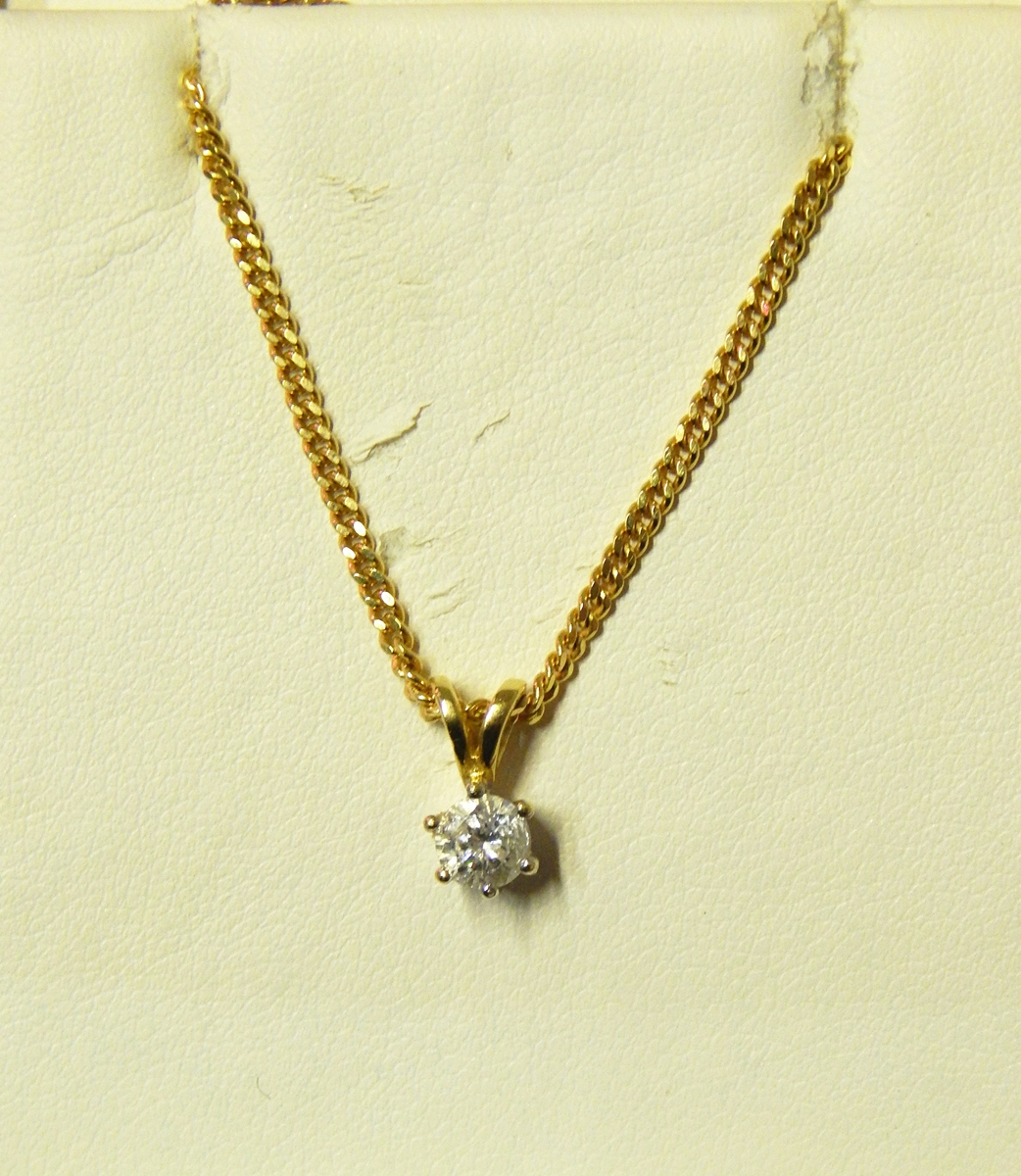 Diamond solitaire pendant (approx 0.