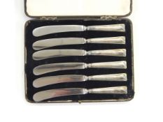 Set of six silver-handled tea knives in fitted case