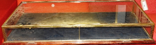 An early 20th century brass framed shop display counter, - Bild 2 aus 2