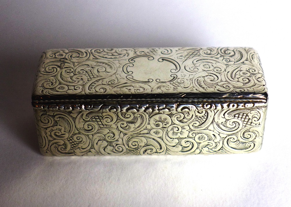 A Victorian hallmarked silver snuff box assayed in Birmingham, 1845, made by Edward Smith,