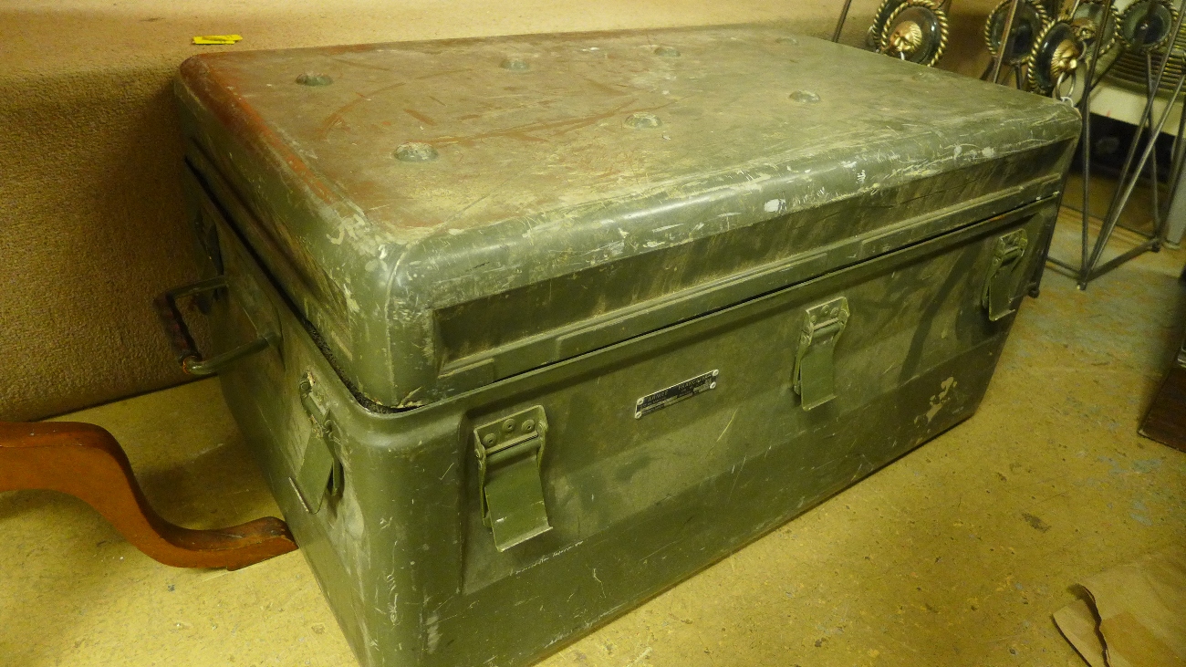 An Olifant 2, DRPT-6A, French Cold War portable radar in original fitted metal case,