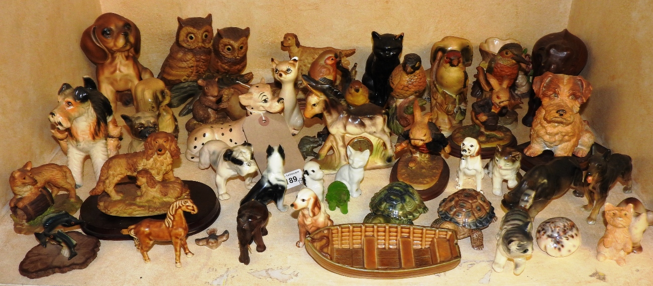 An extensive collection of animal models in porcelain and other materials (qty)