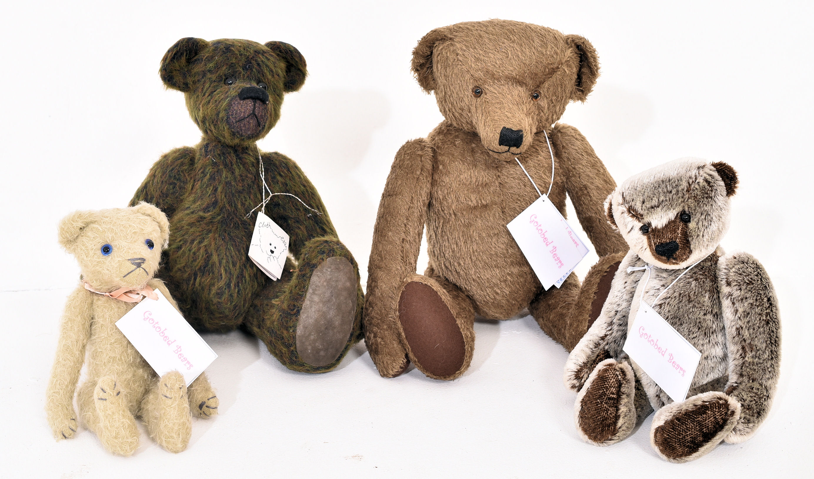 A Set Of 4 Vintage Limited Edition Teddy Bears Inc