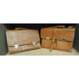 A pair of brown gentlemens leather briefcases (2)