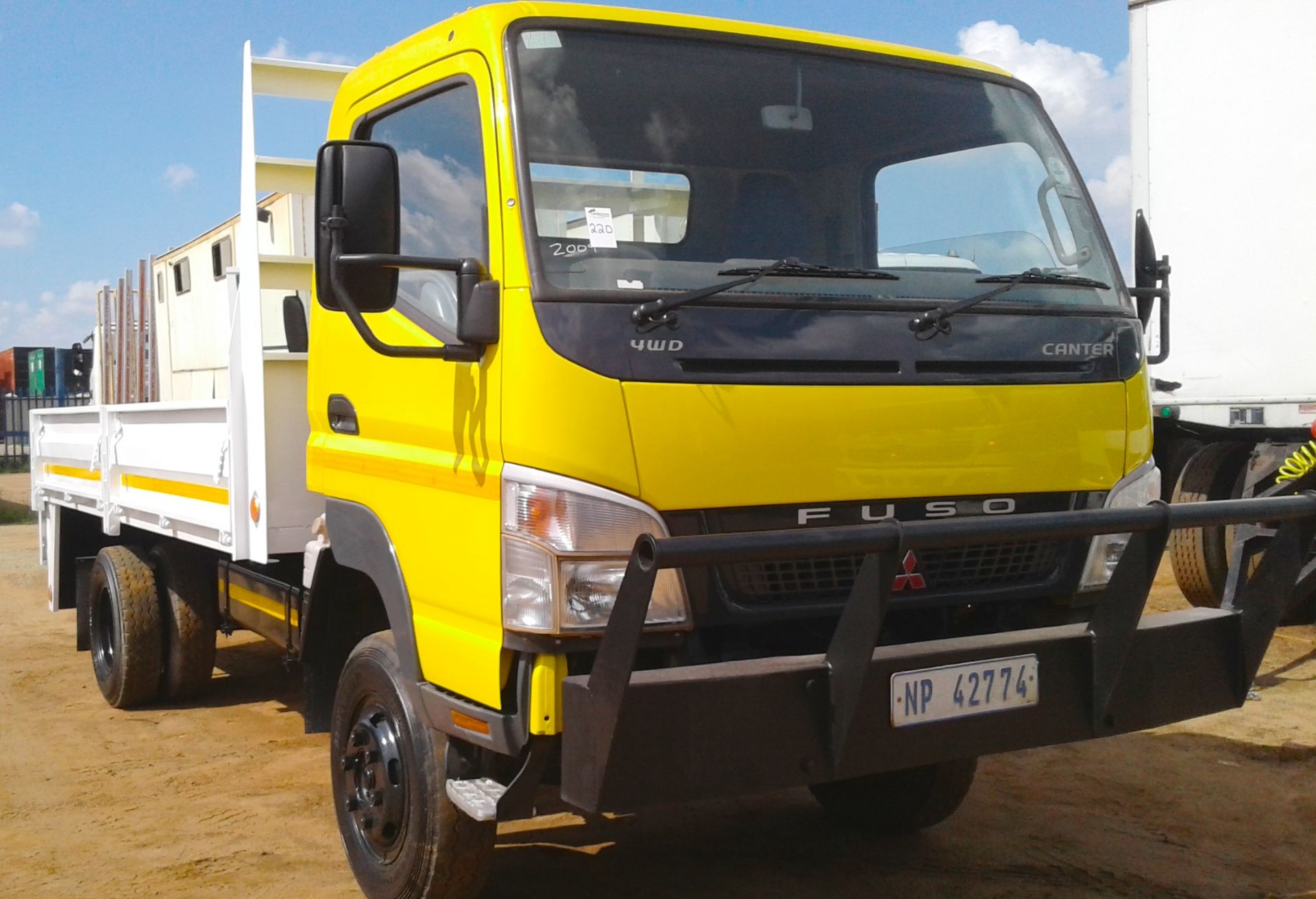 2009 MITSUBISHI CANTER FG6-106 4X4 D/SIDE - (NP42774)