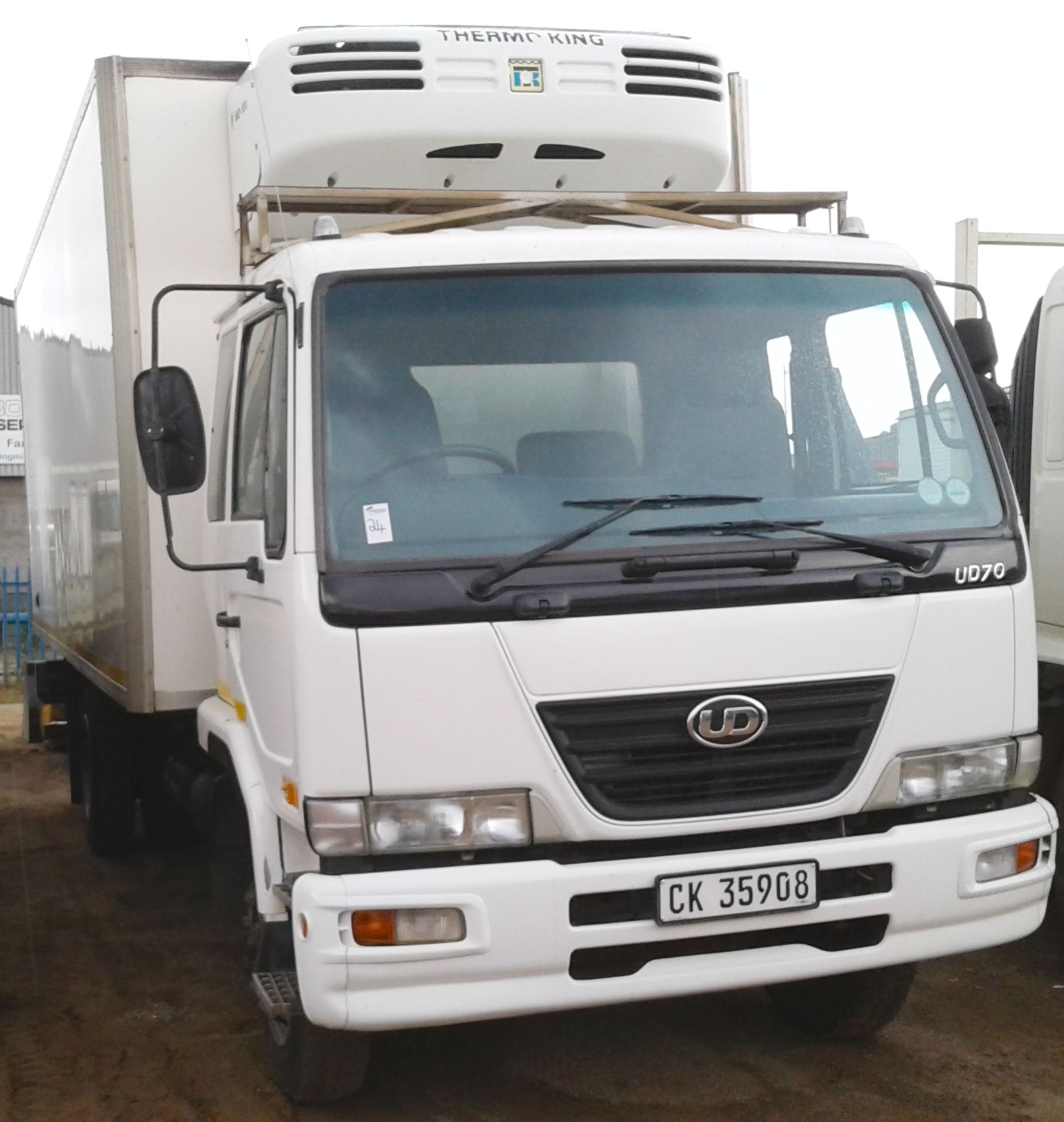 2009 NISSAN UD70  REEFER - (CK35908)