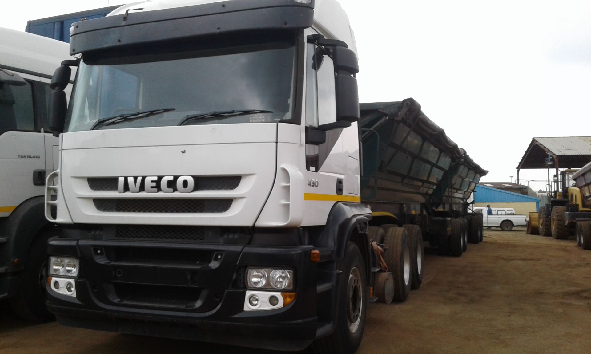 2011 IVECO STRALIS 430 6X4 T/T - (WJMS2NSH504368815)