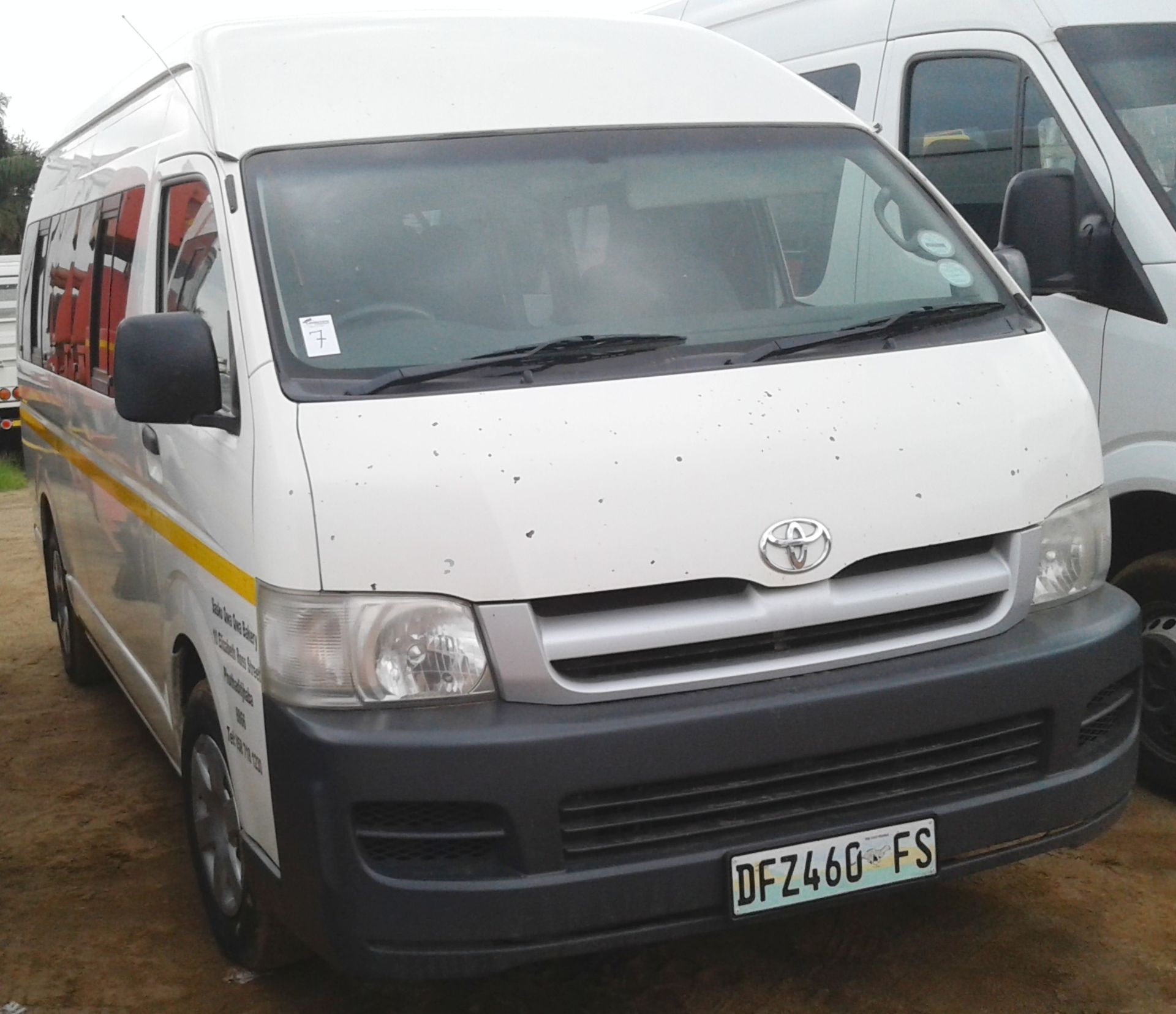 2006 TOYOTA QUANTUM 2.5D-4D BUS - (DFZ460FS)