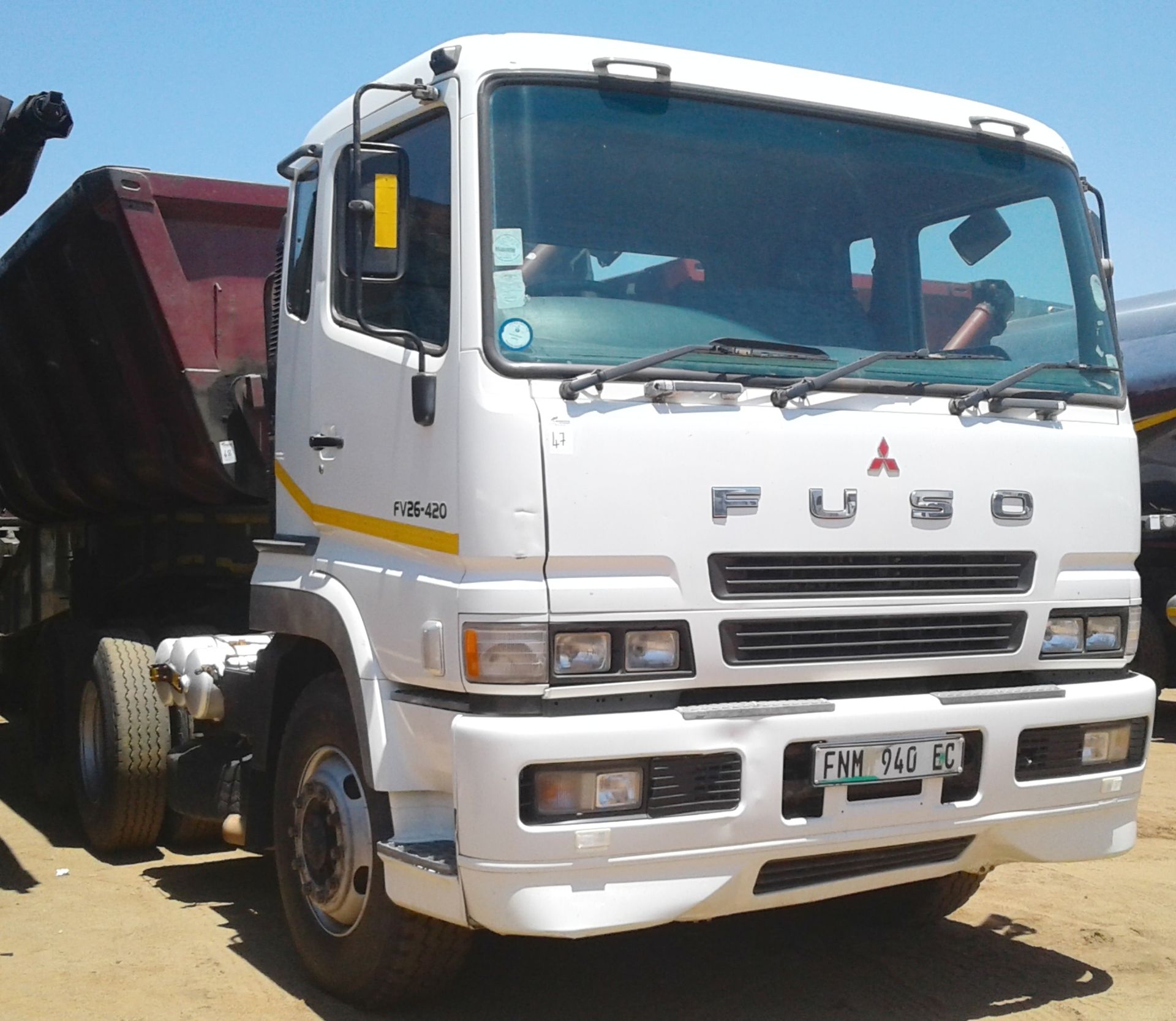 2011 MITSUBISHI FUSO FV26-420 6X4 T/T - (FNM940EC)