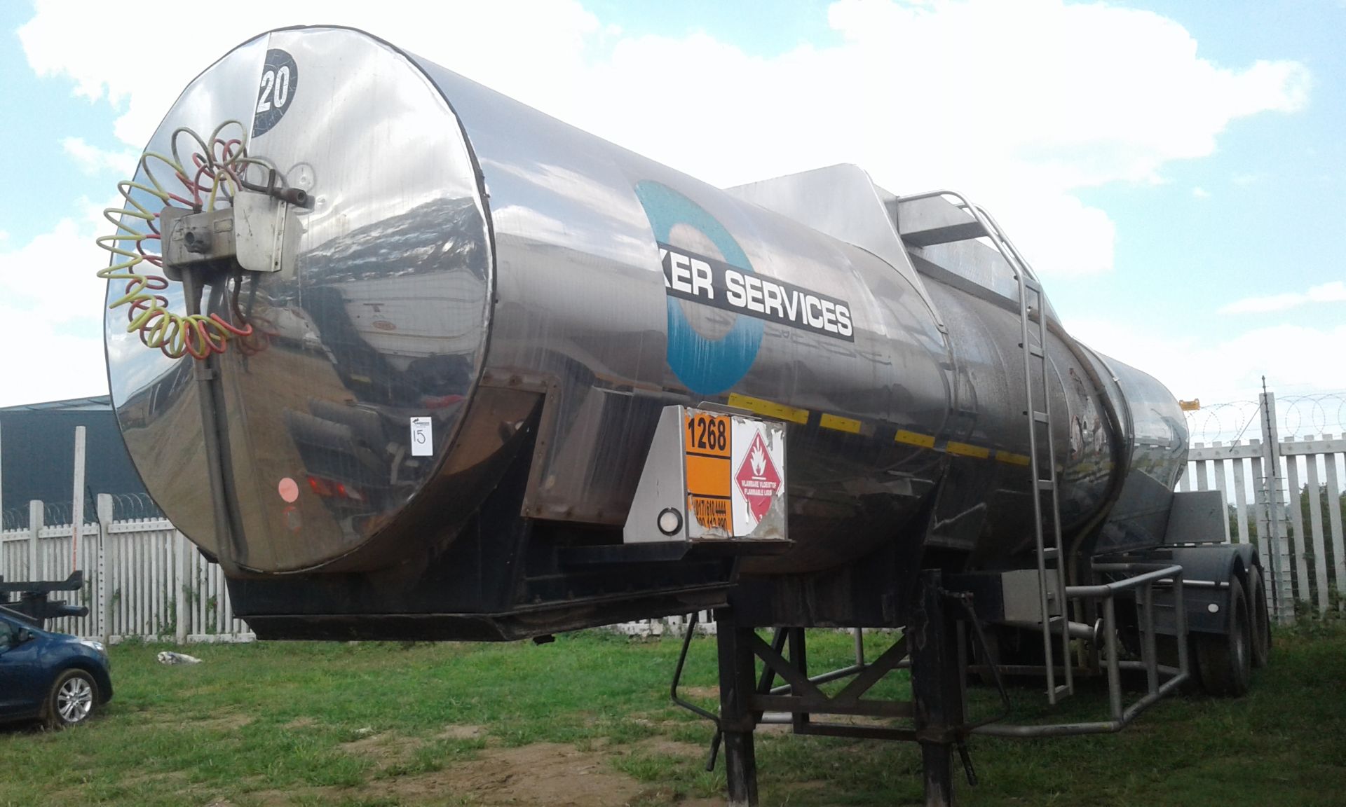 2003 GRW DOUBLE AXLE STAINLESS STEEL TANKER TRAILER - (PHM749GP)