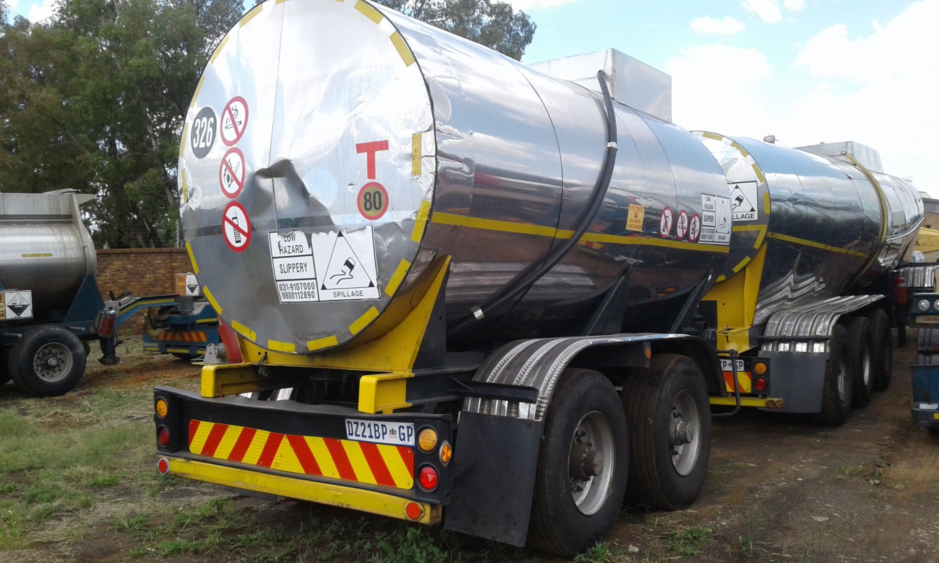 1991 TTM DOUBLE AXLE STAINLESS STEEL PUP TRAILER - (DZ21BPGP) - Image 5 of 5