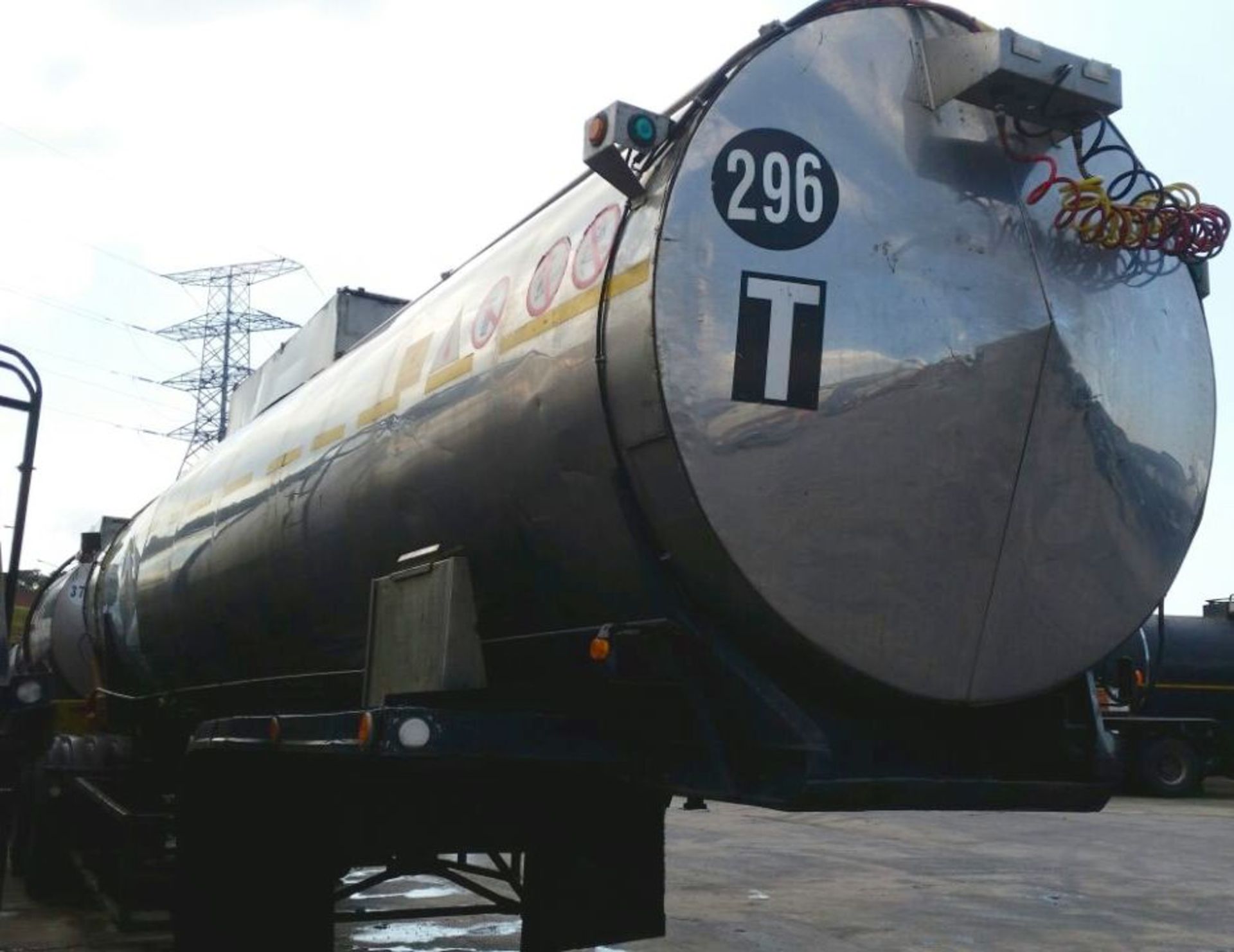 1997 TANK CHEM DOUBLE AXLE BITUMEN TANKER TRAILER - (ND617543) - Image 2 of 4