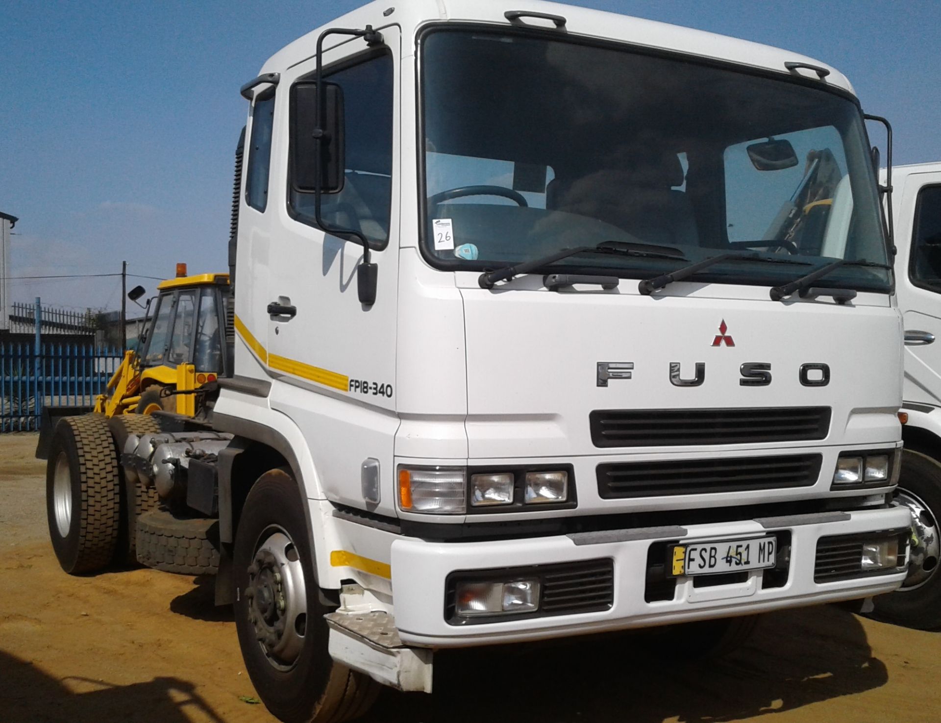 2011 MITSUBISHI FUSO FP18-340 4X2 T/T - (FSB451MP)