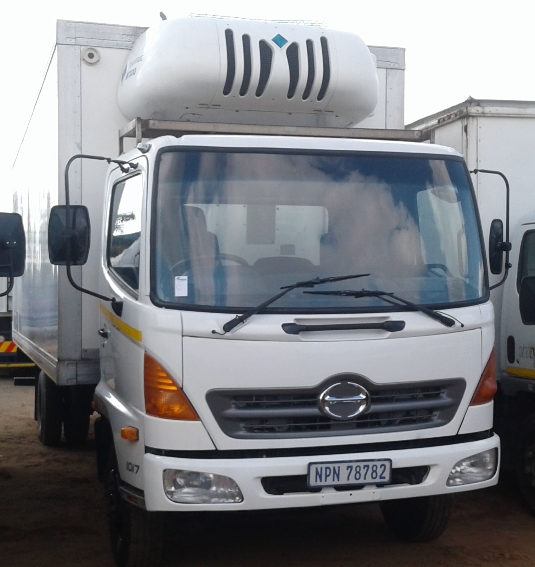 2010 TOYOTA HINO 1017 REEFER - (NPN78782)