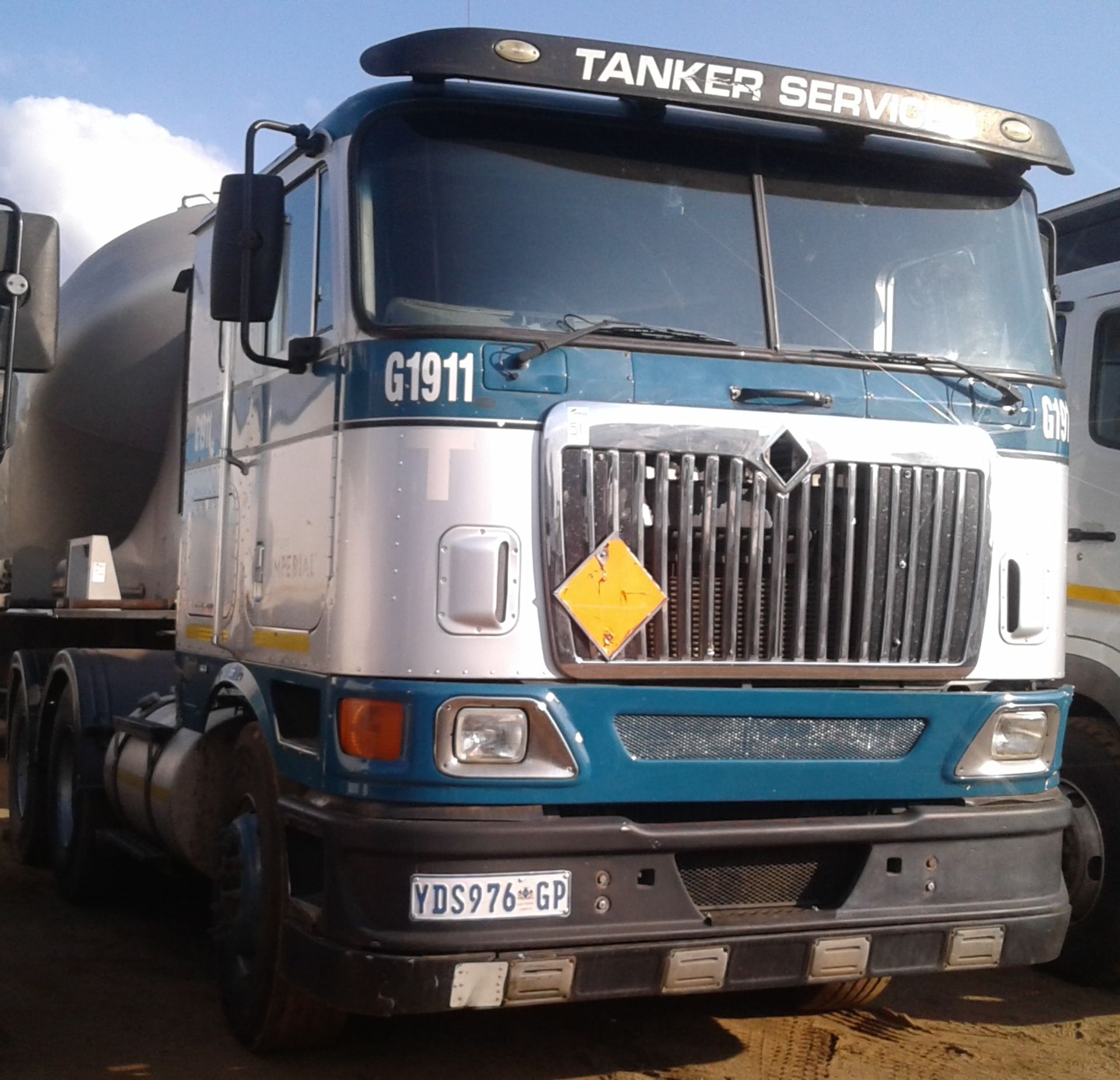 2009 INTERNATIONAL 9800I 6X4 T/T - (YDS976GP)