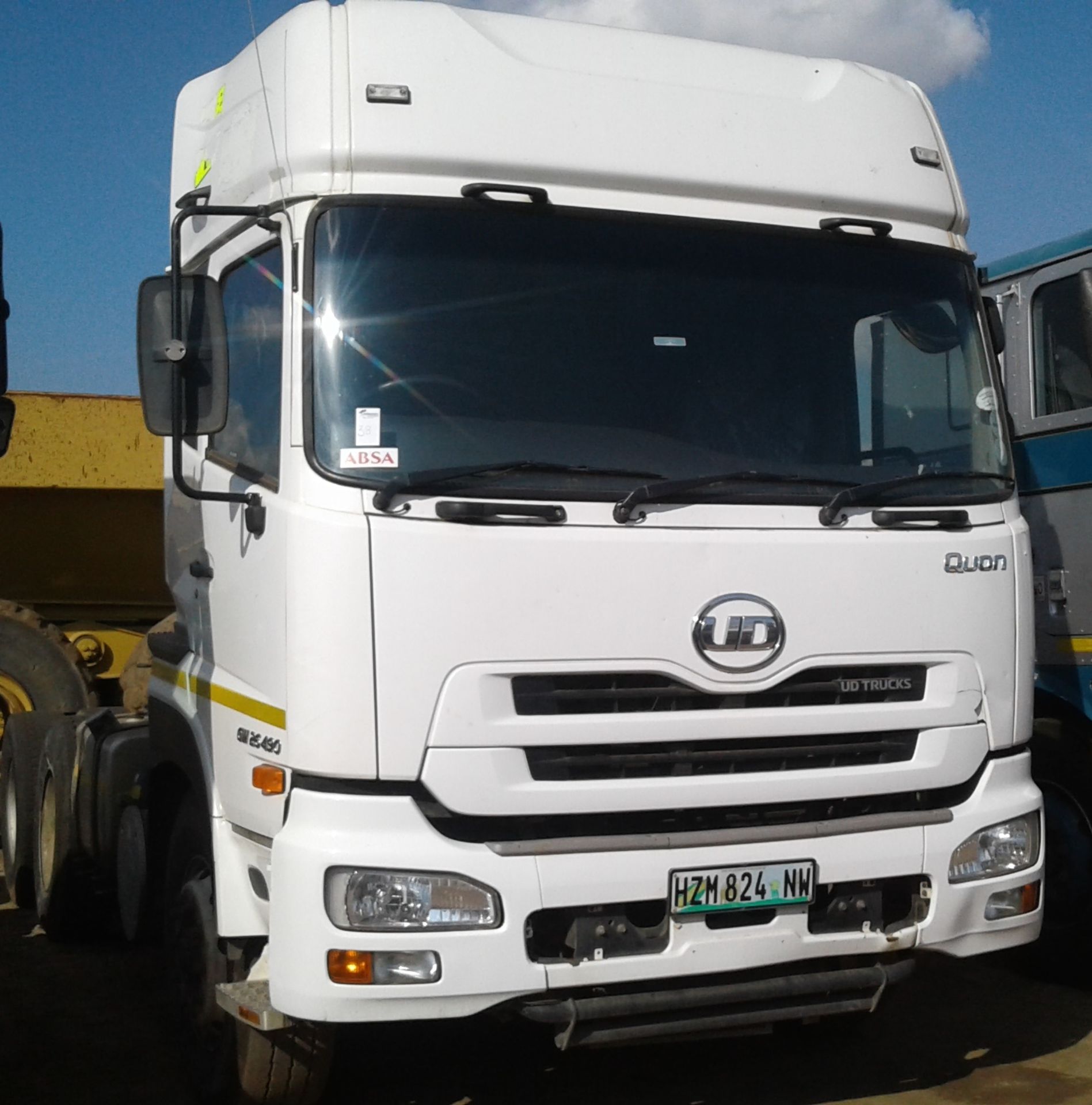 2013 UD TRUCKS QUON GW26-490 6X4 T/T - (HZM824NW)