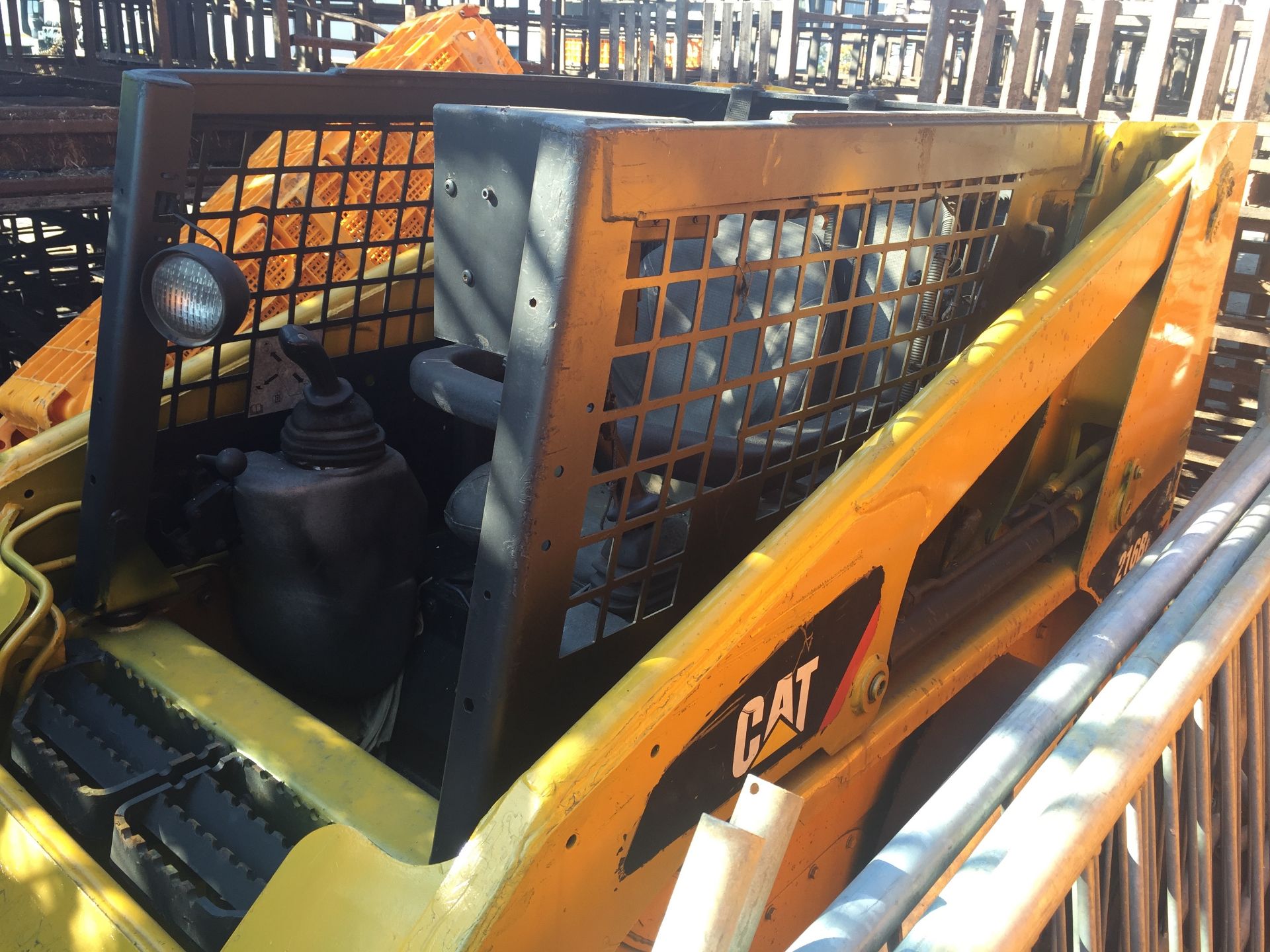 2008 CATERPILLAR 216B SKIDSTEER - (CAT0216BJJXM02734)