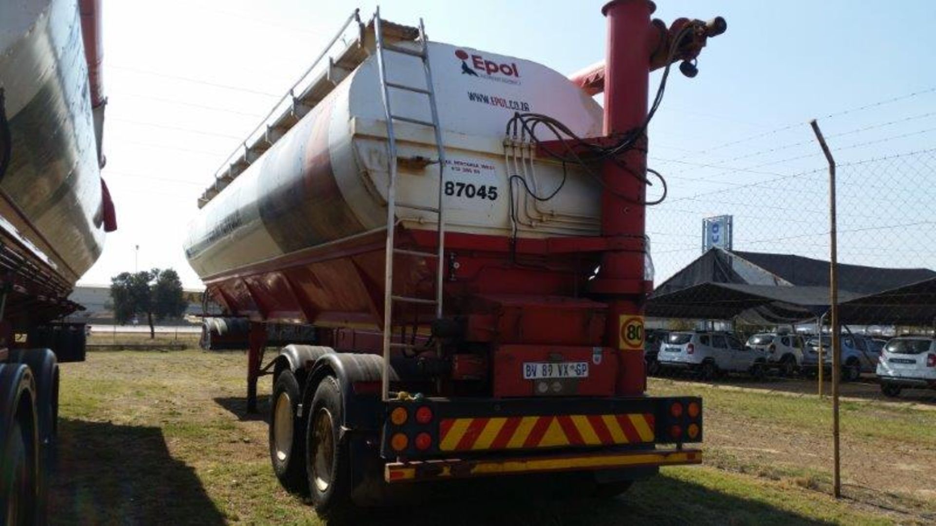 2003 TEE D/AXLE AUGER BULK FEED TANKER TRAILER - (SSK788GP) - Image 2 of 9