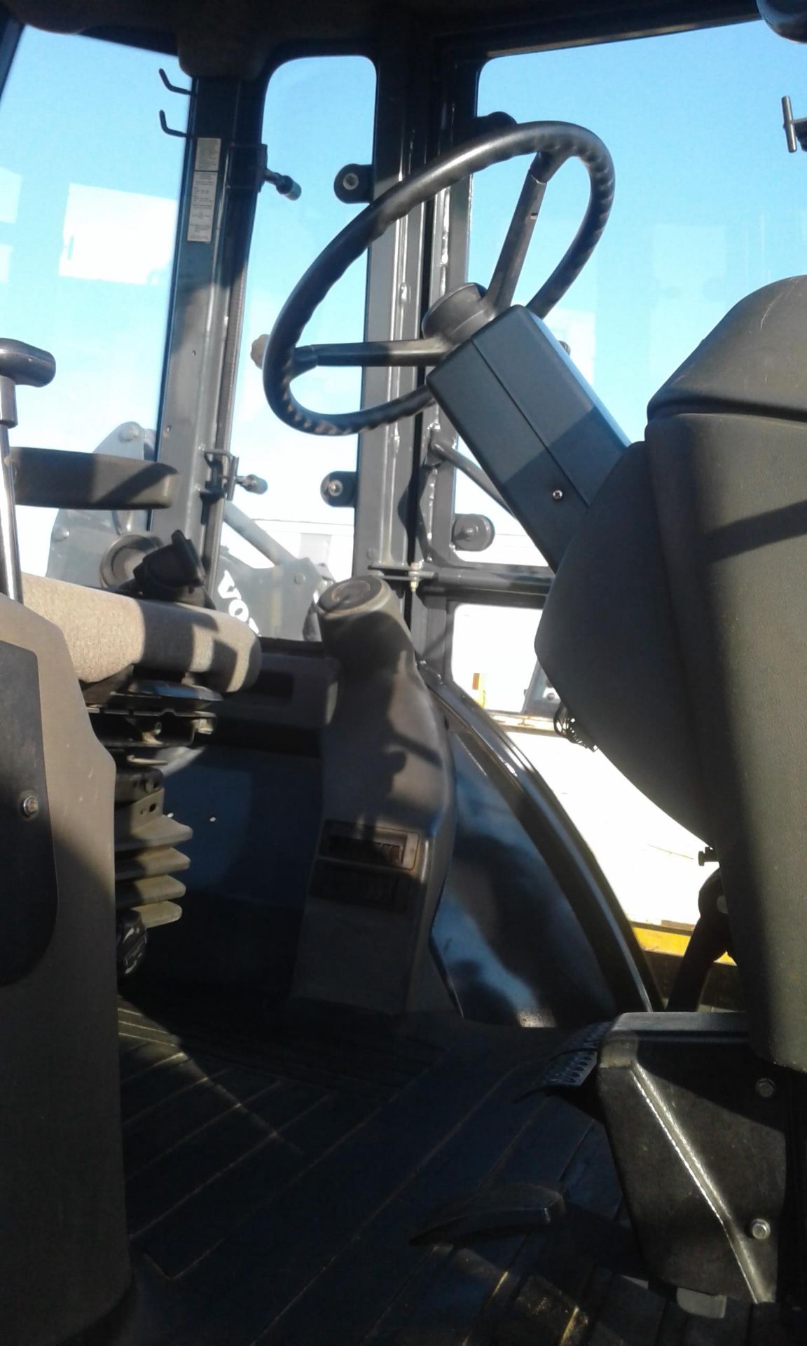 2011 BELL 315SJ 4X4 TLB - (AEBS877JE02001685) - Image 3 of 4