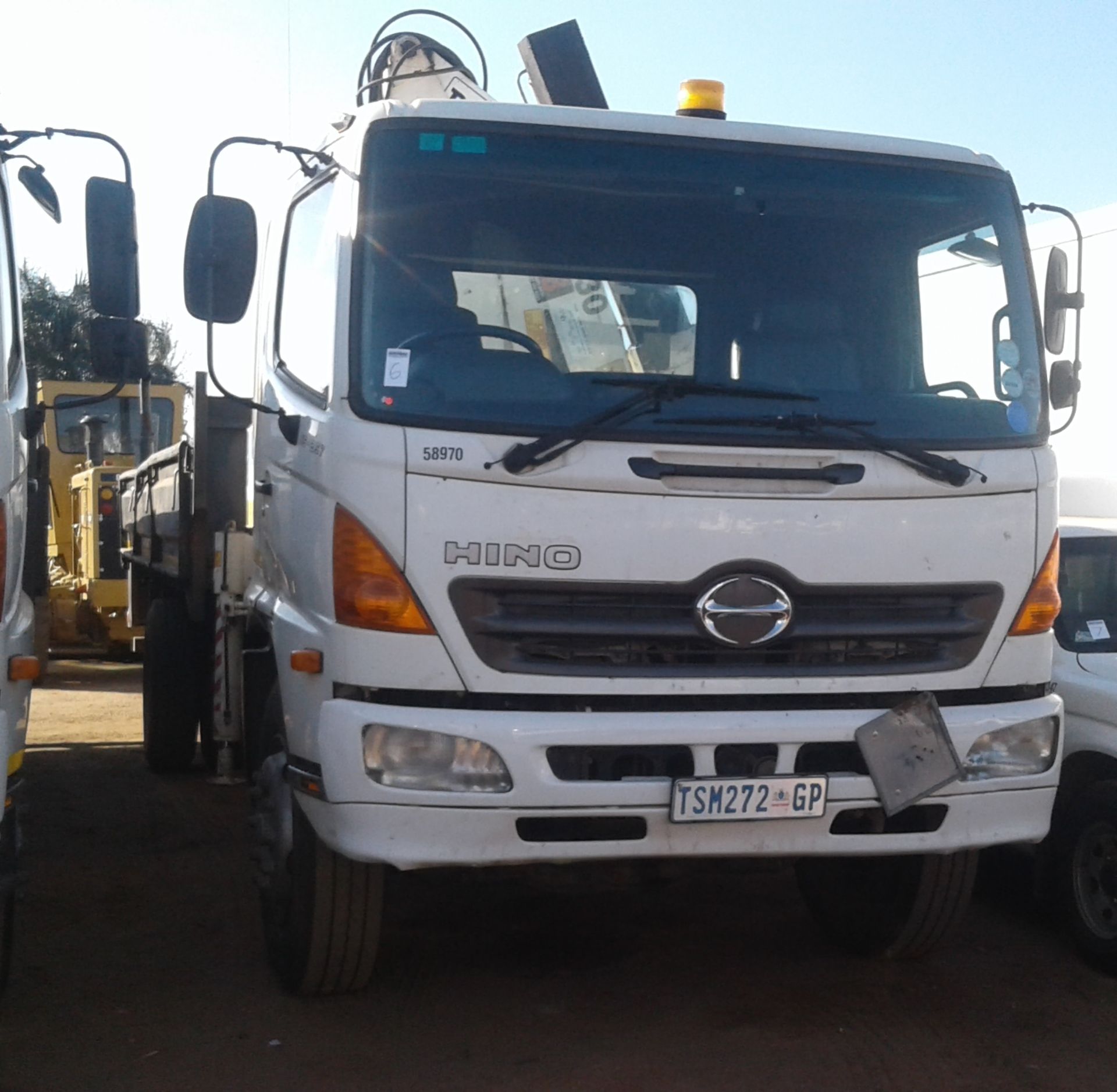 2006 TOYOTA HINO 15-257 D/SIDE WITH CRANE - (TSM272GP)