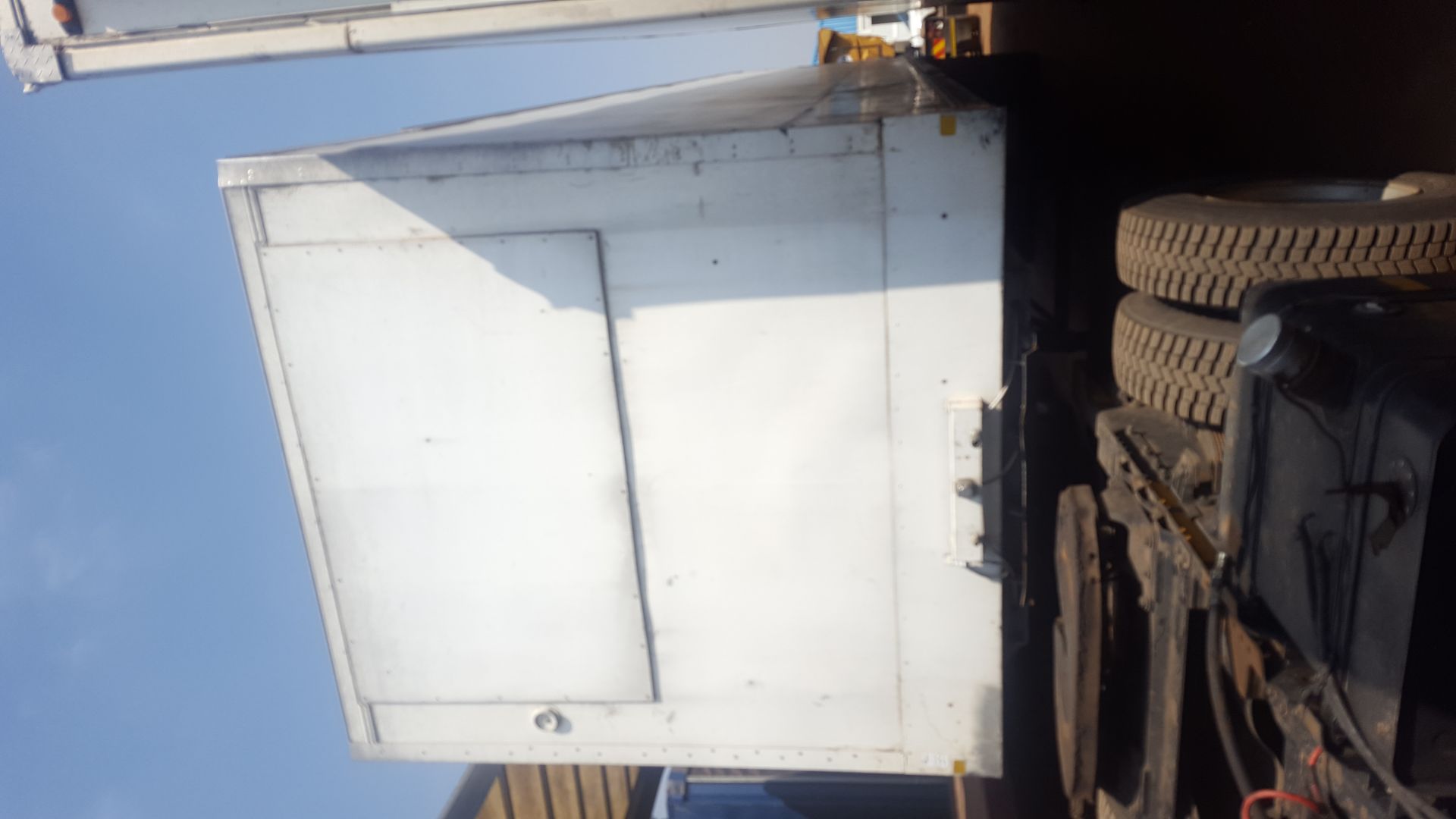 HENRED D/AXLE REEFER TRAILER - (FVM503MP) - Image 2 of 2