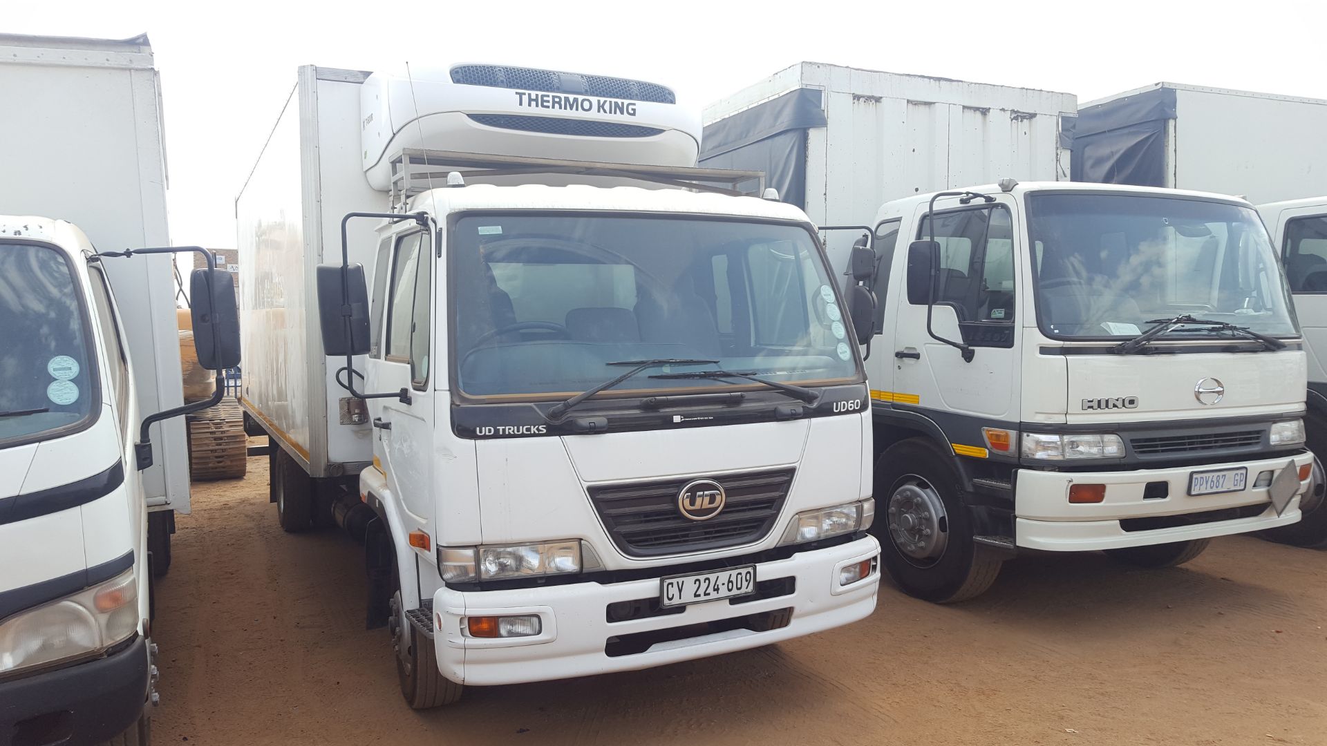 2011 NISSAN UD60 REEFER - (CY224609)