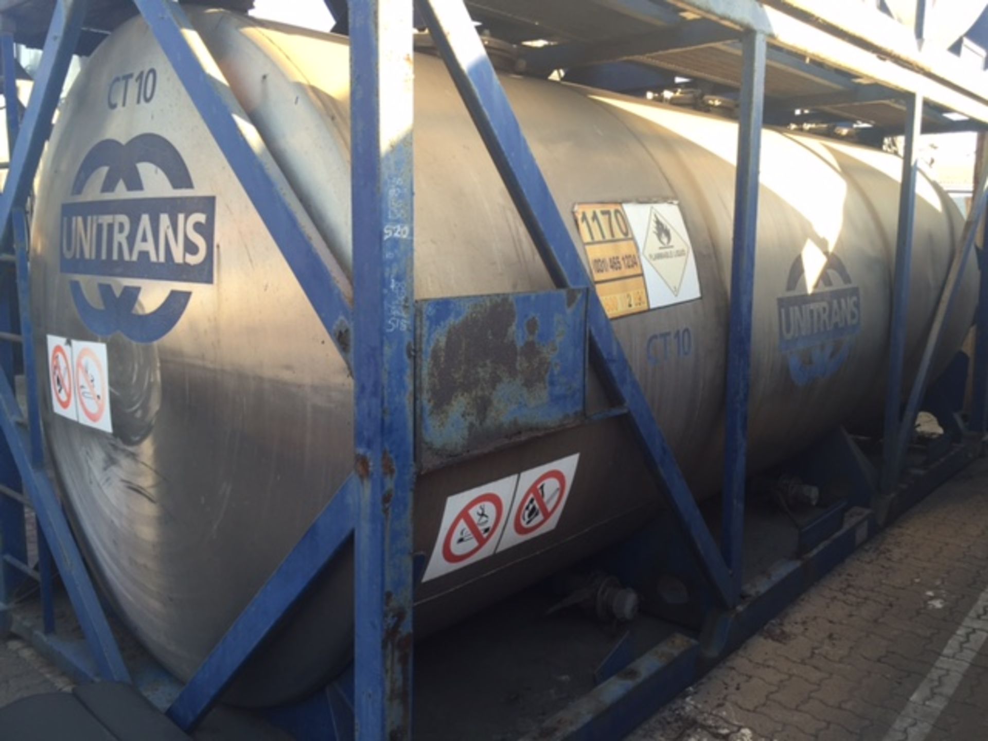 STAINLESS STEEL TANK WITH FRAME- - (CT10) - LOCATION KZN - Subject to Confirmation - Image 3 of 3