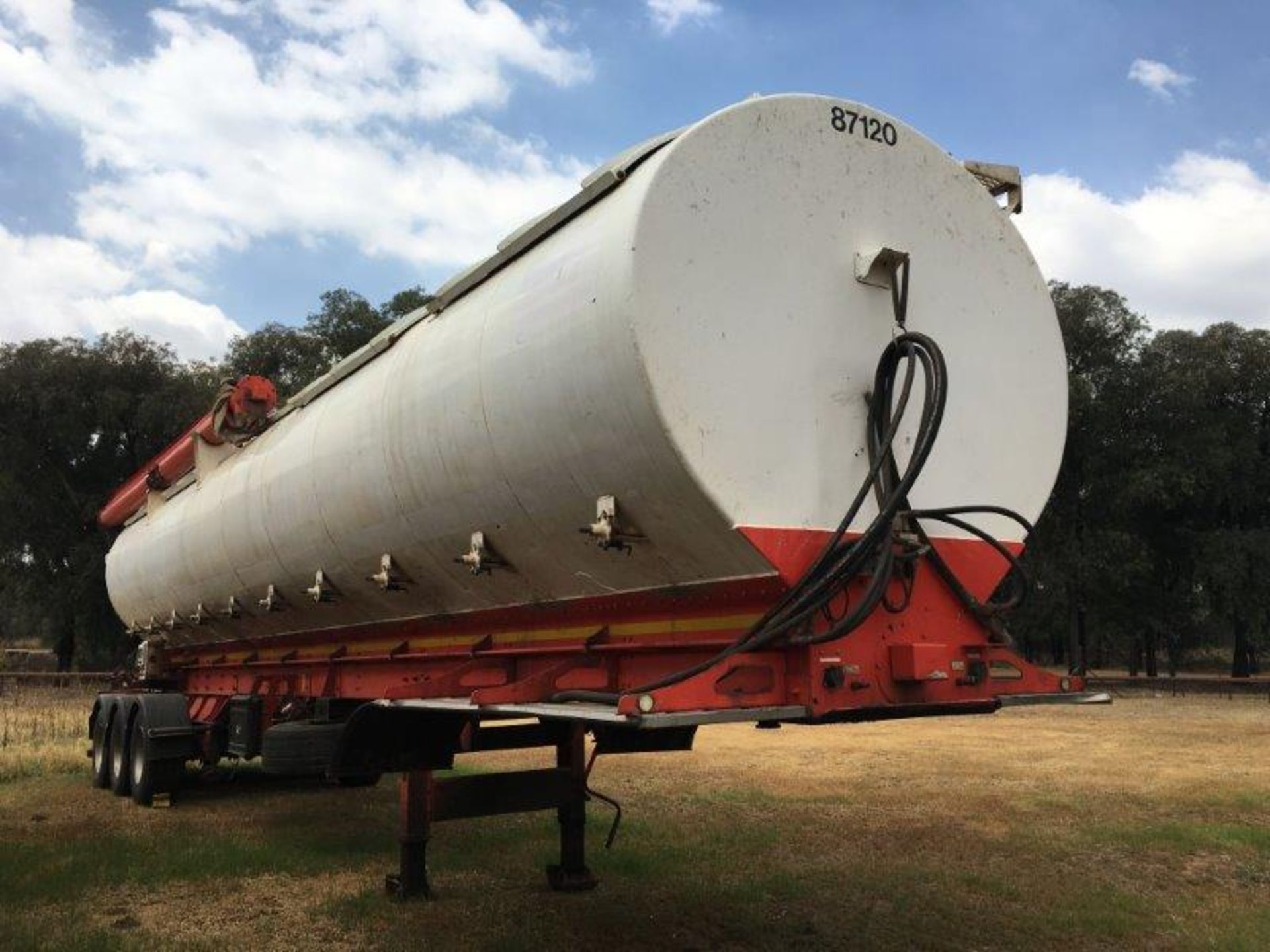 2011 GRW TRI-AXLE AUGER BULK TANKER TRAILER BJ09SBGP - (87120) - Subject to Confirmation