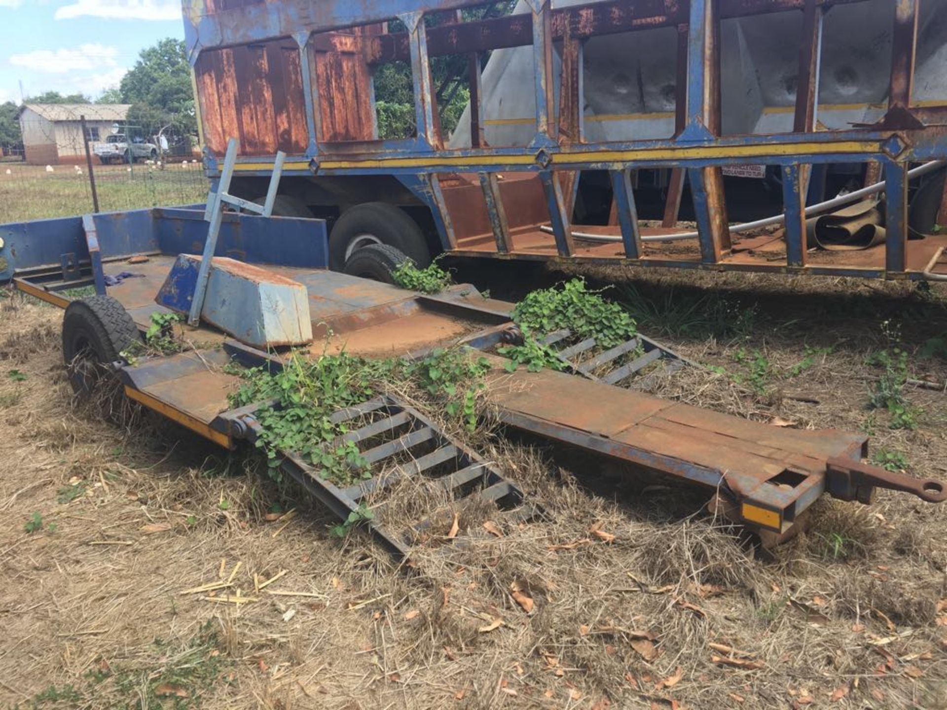 2001 STAKO BELL LOGGER LOWBED TRAILER REG NO: SAM1013 - (LBD03) - Subject to Confirmation - Image 2 of 3