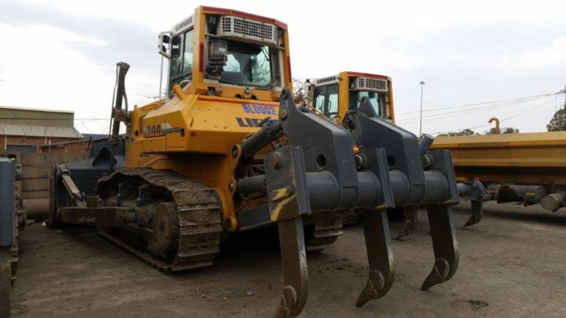 2016 LIEBHERR PR744 DOZER VAUZ0940KZT014725 - (BL0002) - Subject to Confirmation - Image 2 of 6