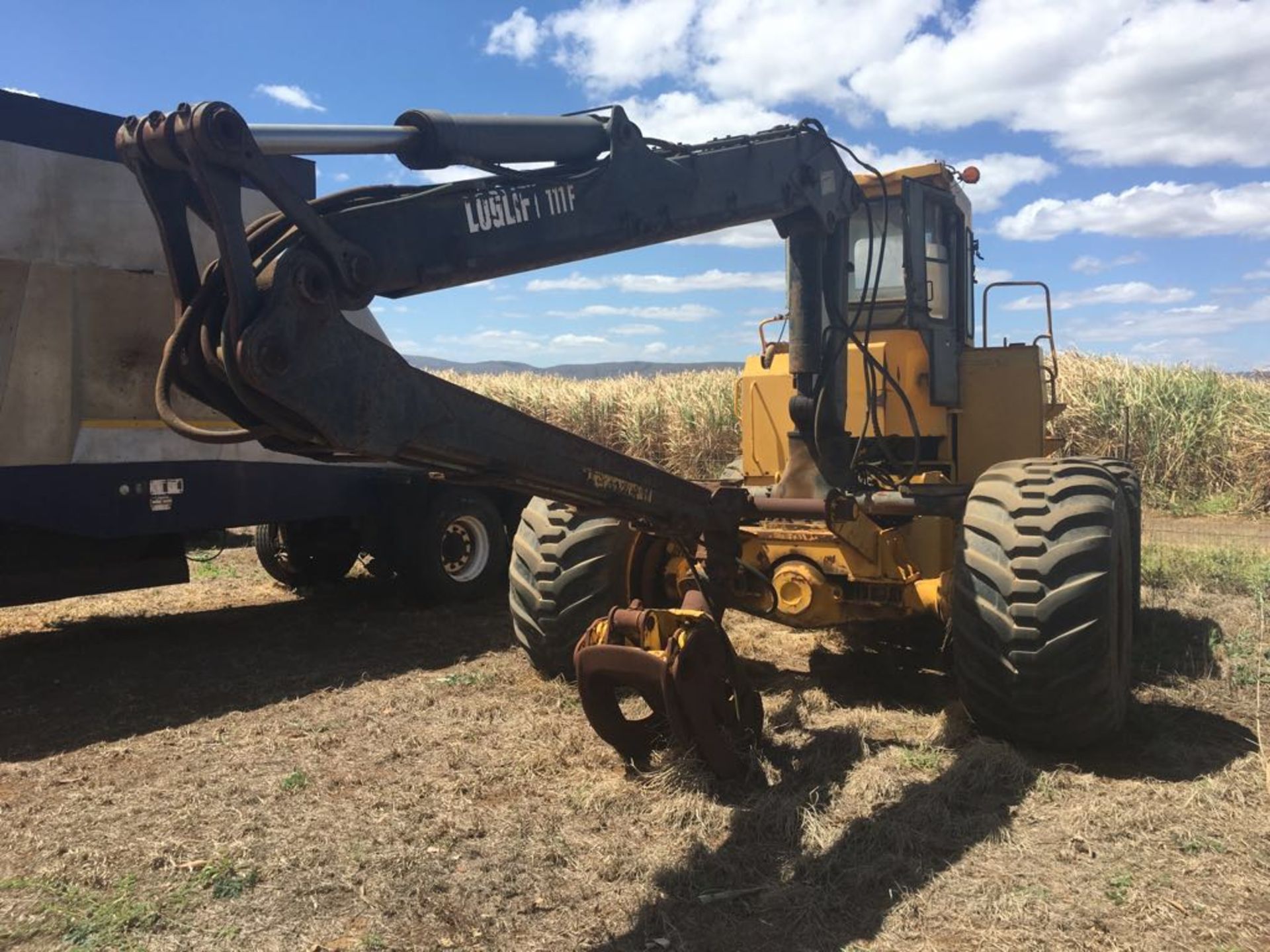 2005 DEZZI LOGLIFT 111F LOADER - (LB 19) - LOCATION SWAZILAND - Subject to Confirmation