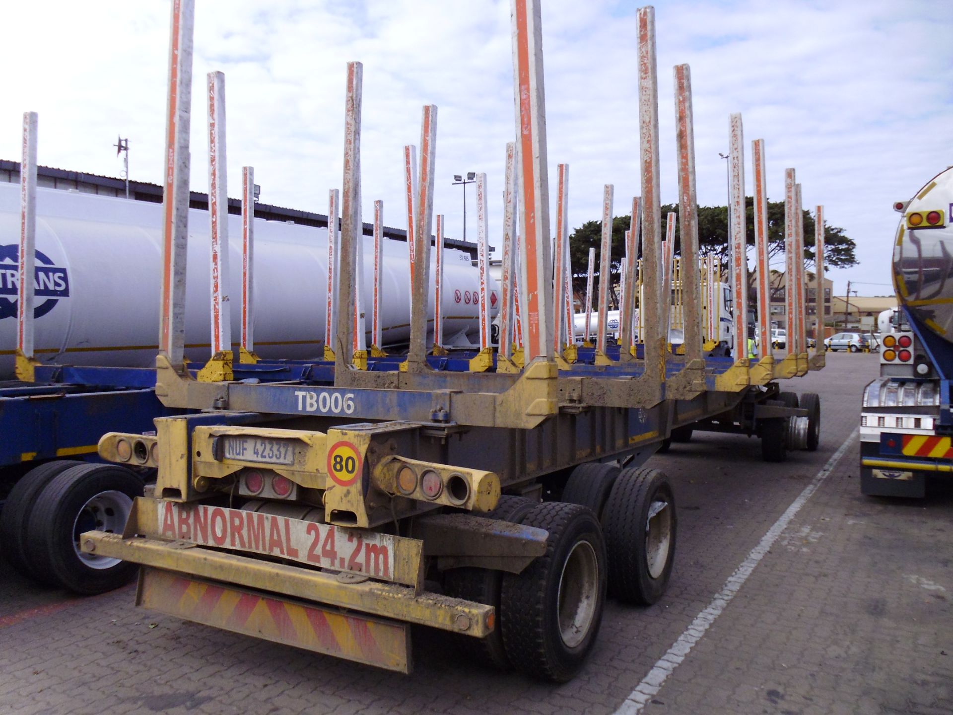 2011 TOHF 4 AXLE TIMBER D/BAR NUF42337 - (TDB006) - LOCATION KZN - Subject to Confirmation - Image 3 of 5