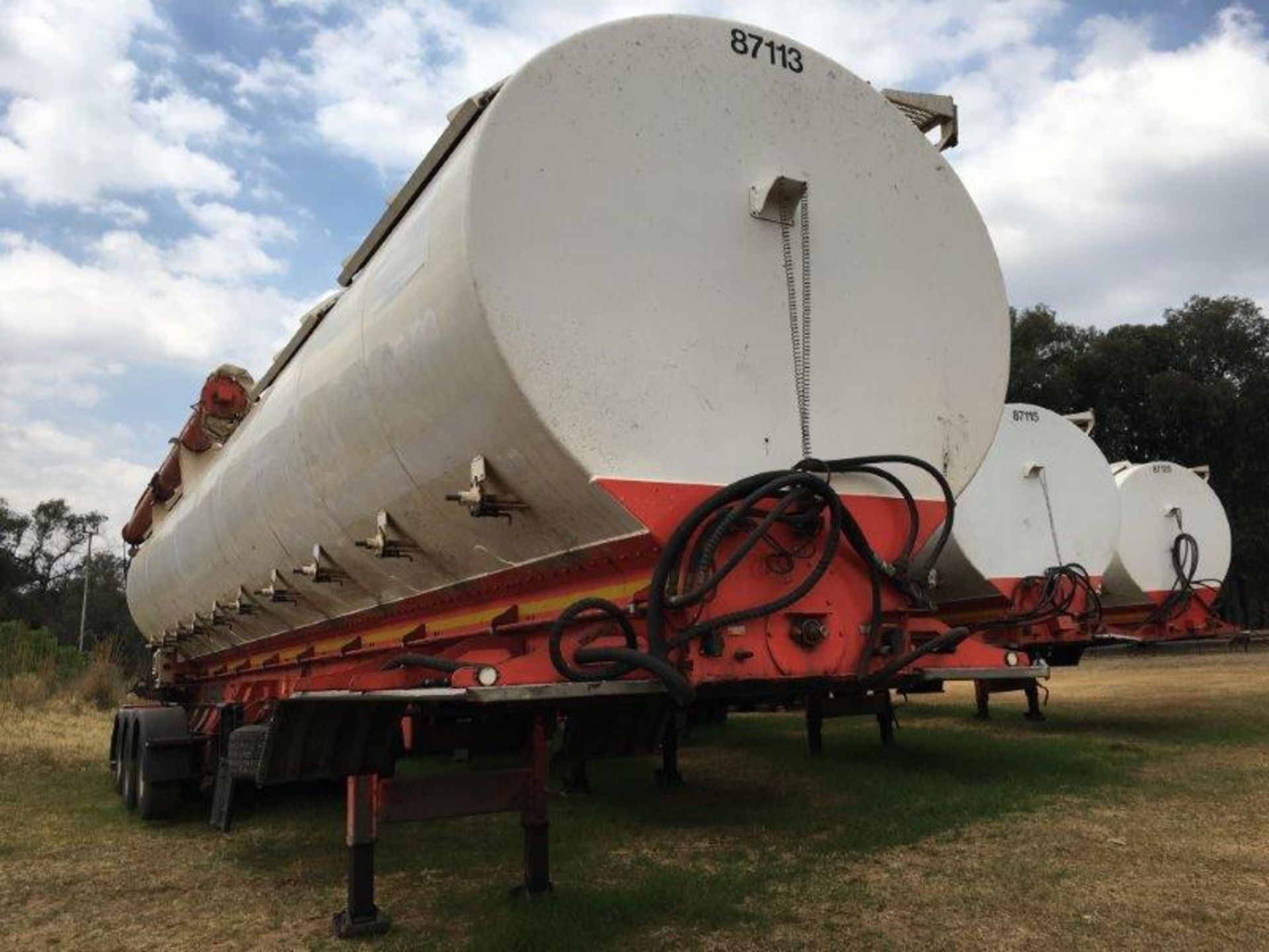 2011 GRW TRI-AXLE AUGER BULK TANKER TRAILER REG NO: BG68NVGP - (87117) - Subject to Confirmation