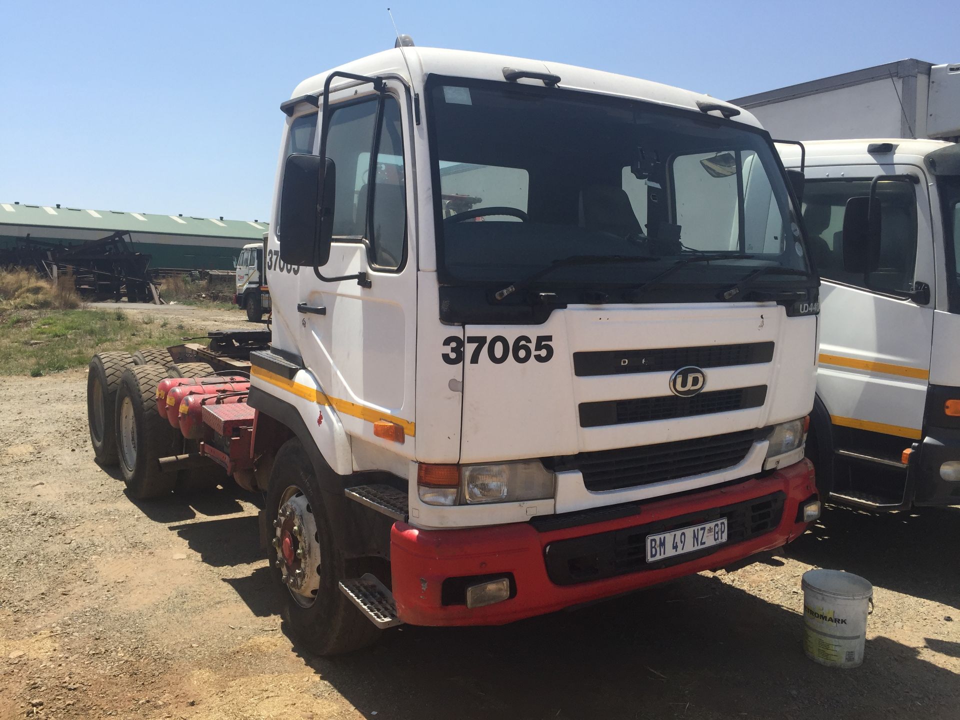 2006 NISSAN UD440 6X4 T/T - ( BM49NZGP )