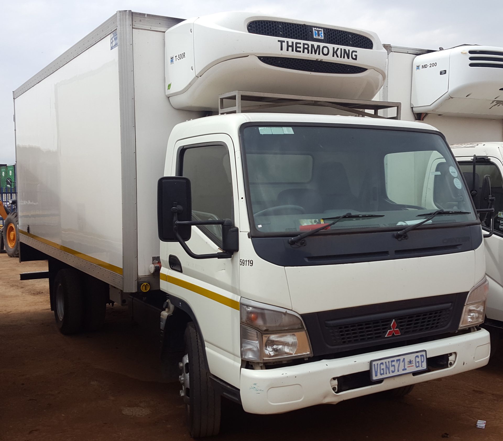 2006 MITSUBISHI FUSO CANTER FE7-136 REEFER - (VGN571GP)