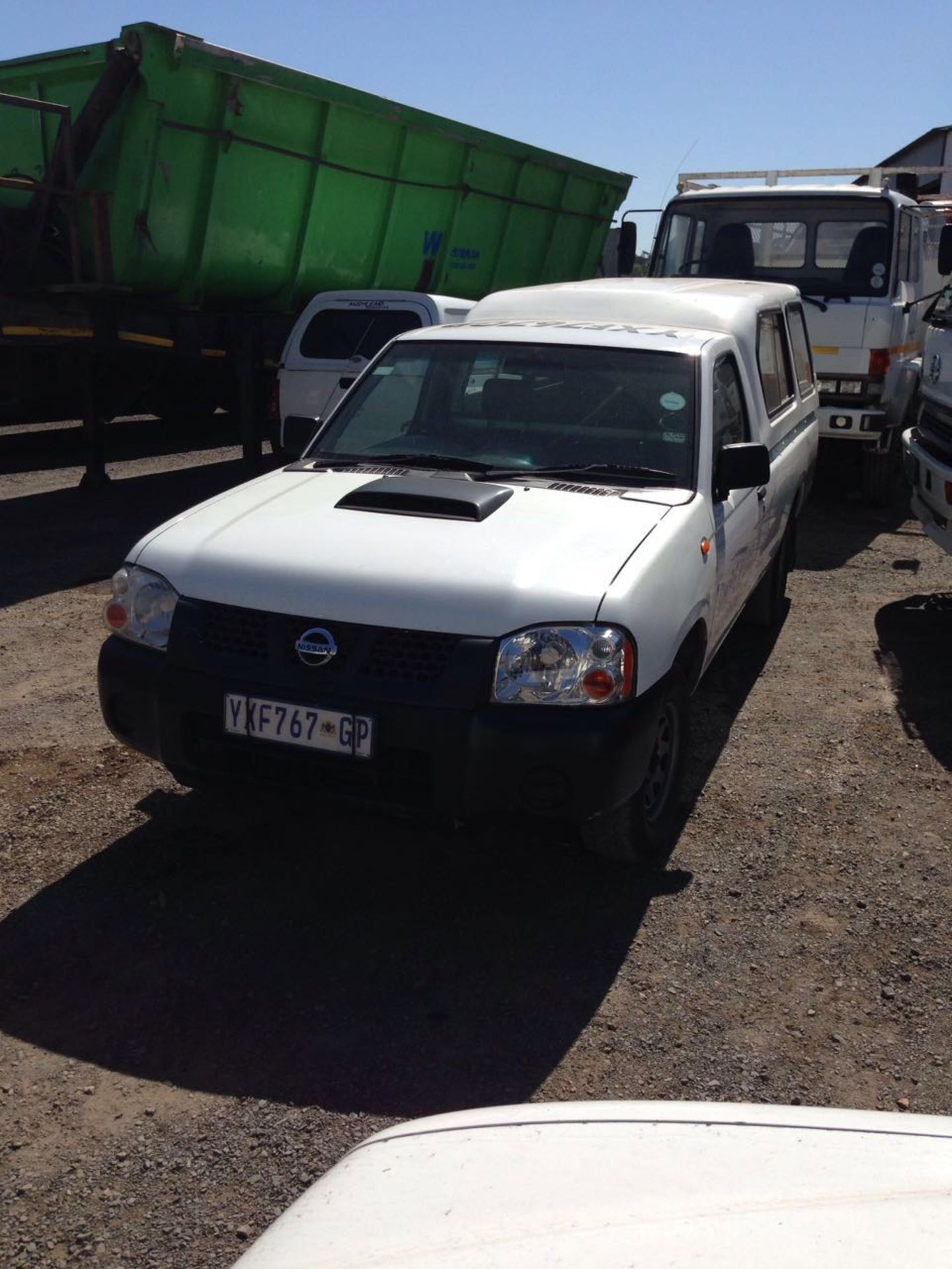 2009 NISSAN NP300 HARDBODY LDV - (YXF767GP) - Image 2 of 3