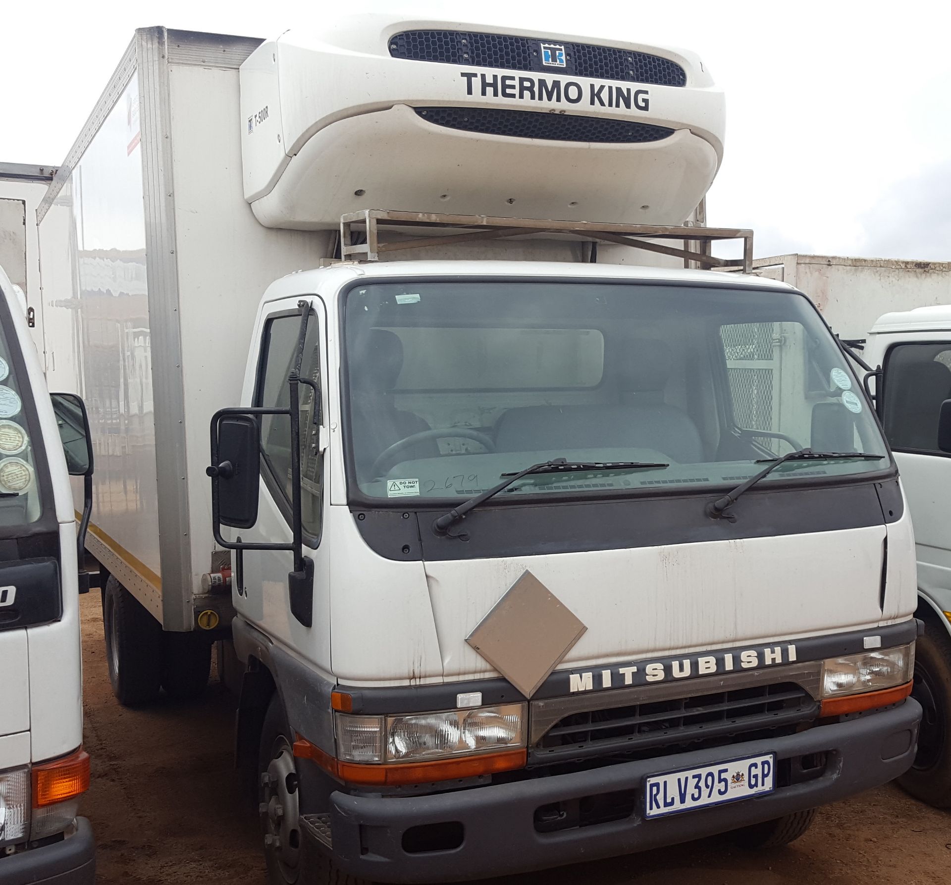 2004 MITSUBISHI CANTER FE7-143 REEFER - (RLV395GP)