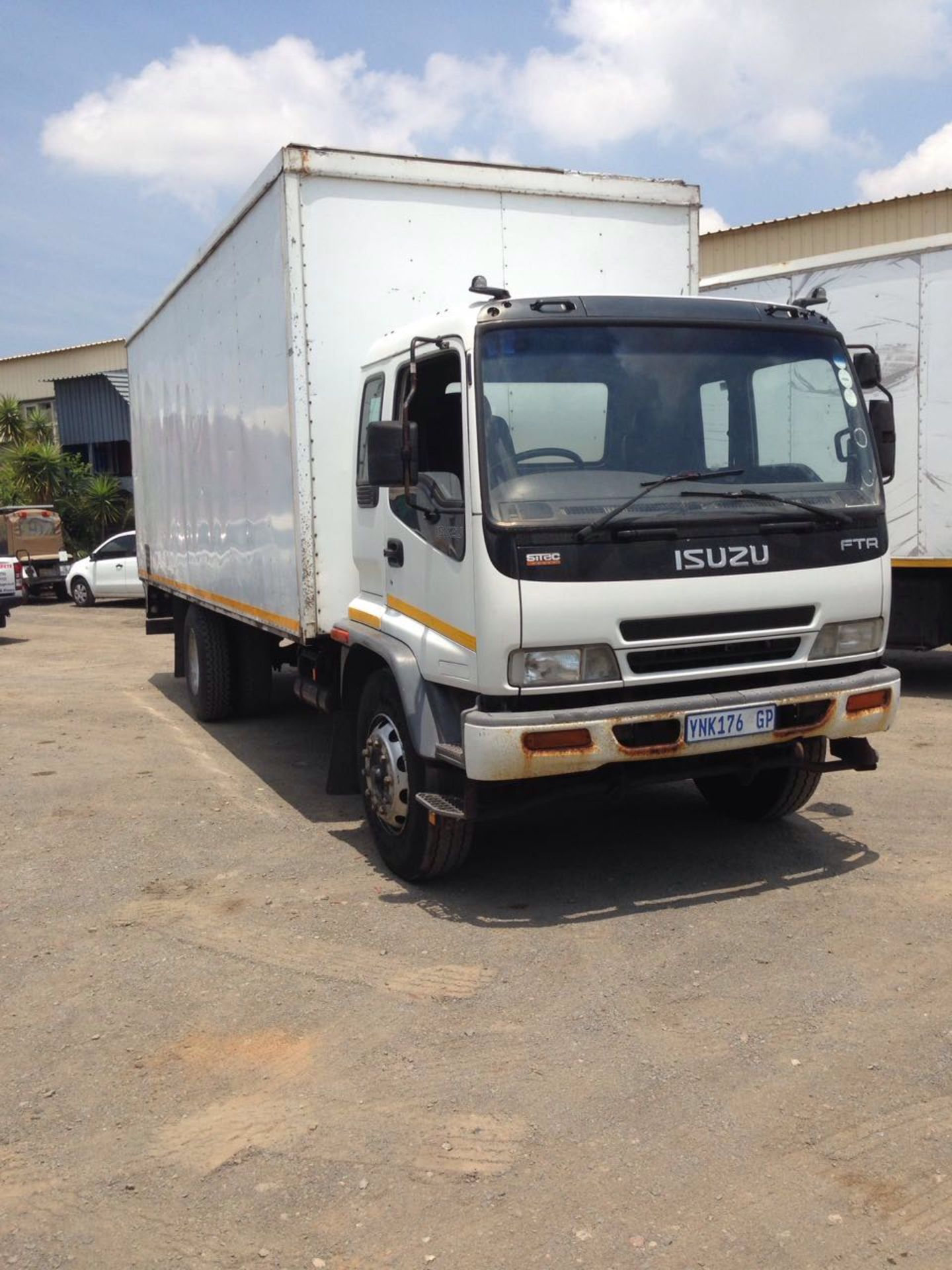 2007 ISUZU FTR800T V/VAN - (YNK176GP)