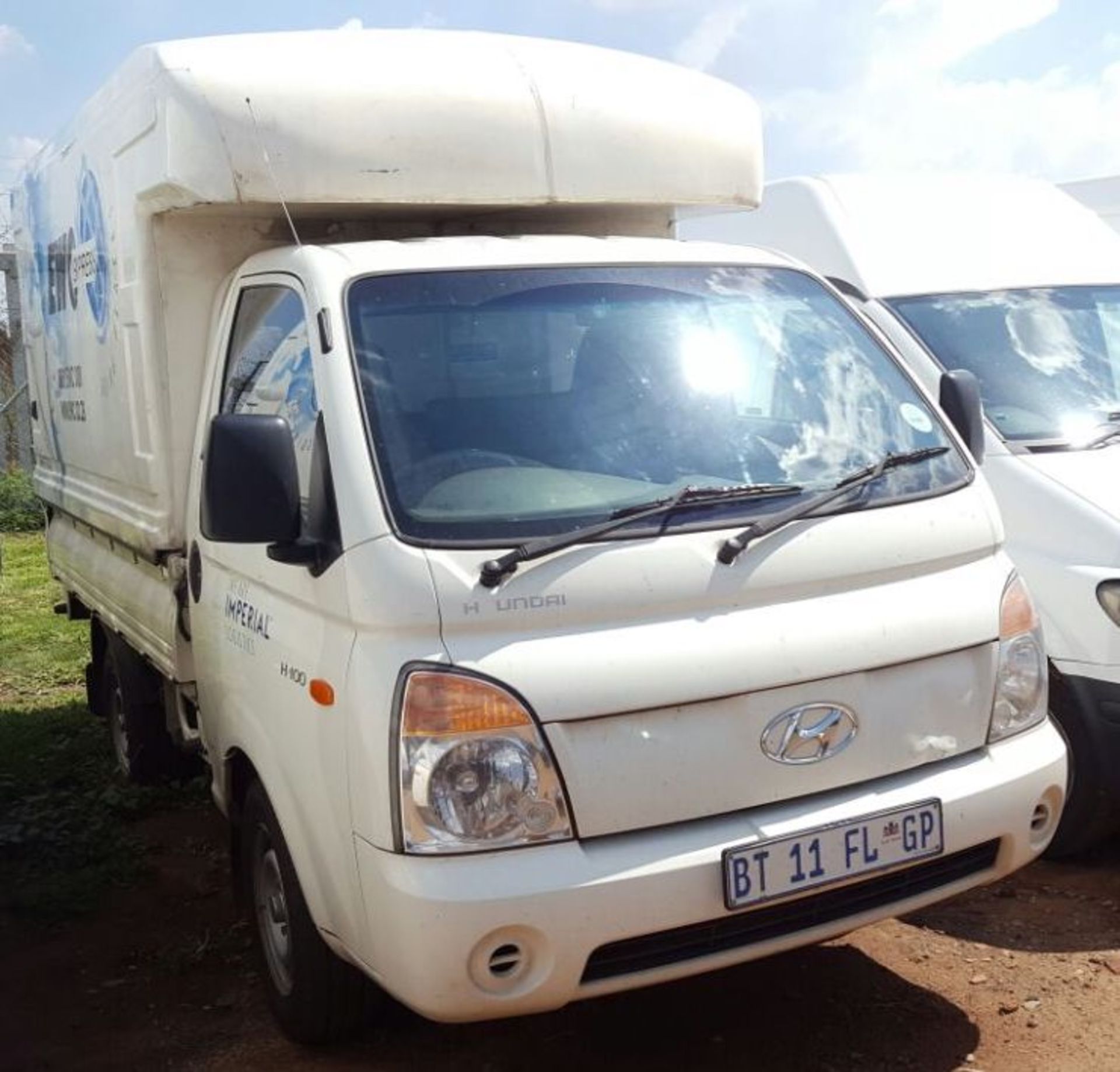 2012 HYUNDAI H100 D/SIDE WITH CANOPY - (BT11FLGP )